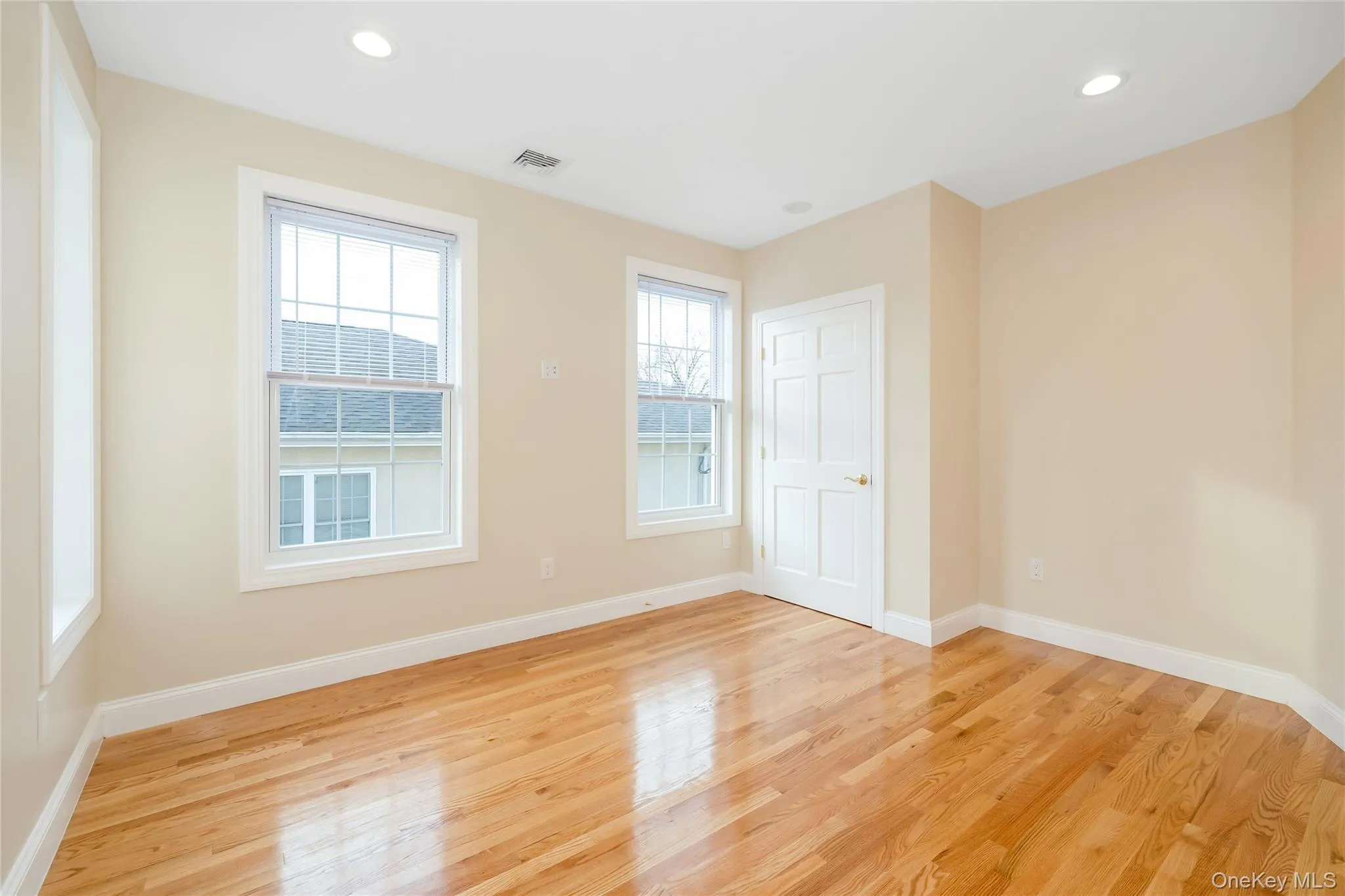 16 Grand Boulevard, Eastchester, NY, 5 Bedrooms Bedrooms, 12 Rooms Rooms,5 BathroomsBathrooms,Residential Lease,For Rent,Grand,0,977662 16 Grand Boulevard, Eastchester, NY, 5 Bedrooms Bedrooms, 12 Rooms Rooms,5 BathroomsBathrooms,Residential Lease,For Rent,Grand,0,977662