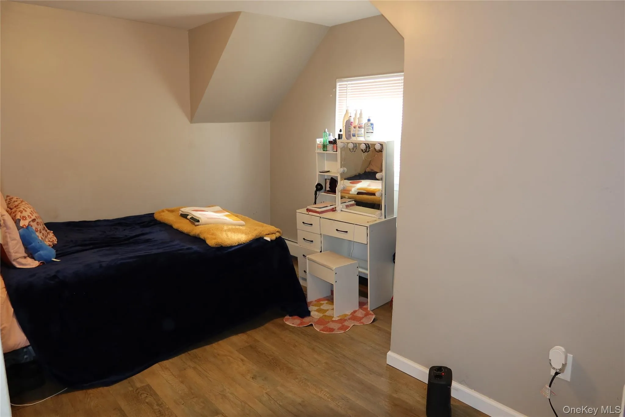 94 4th Avenue, Hempstead, NY, 3 Bedrooms Bedrooms, 5 Rooms Rooms,1 BathroomBathrooms,Residential Lease,For Rent,4th,0,977664 94 4th Avenue, Hempstead, NY, 3 Bedrooms Bedrooms, 5 Rooms Rooms,1 BathroomBathrooms,Residential Lease,For Rent,4th,0,977664