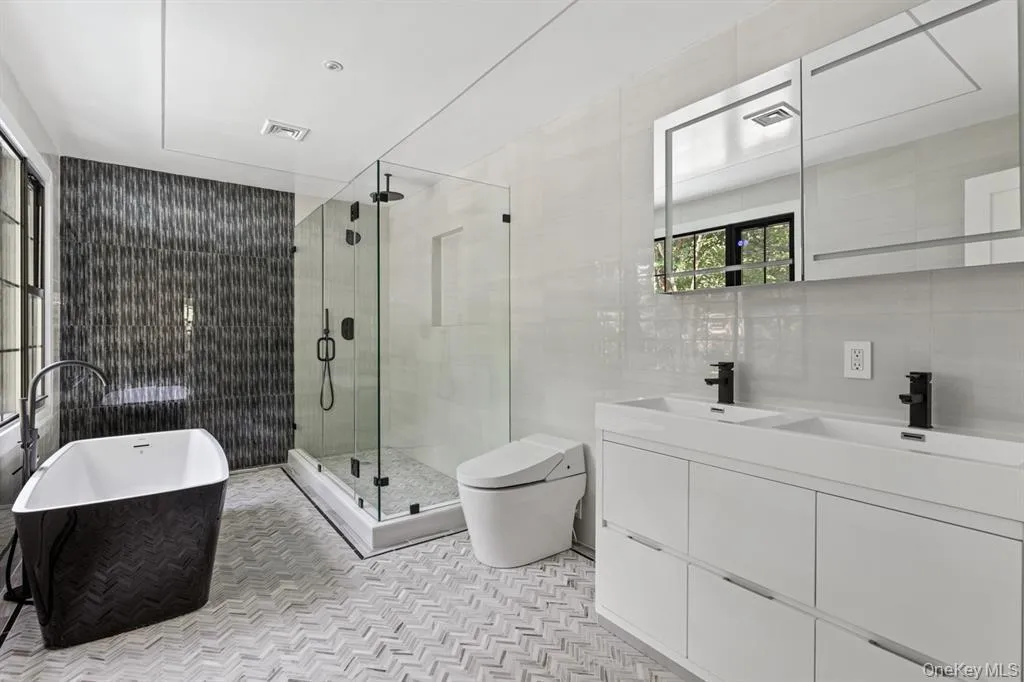 33 High Farms Road, Oyster Bay, NY, 6 Bedrooms Bedrooms, 12 Rooms Rooms,5 BathroomsBathrooms,Residential,For Rent,High Farms,0,977675 33 High Farms Road, Oyster Bay, NY, 6 Bedrooms Bedrooms, 12 Rooms Rooms,5 BathroomsBathrooms,Residential,For Rent,High Farms,0,977675