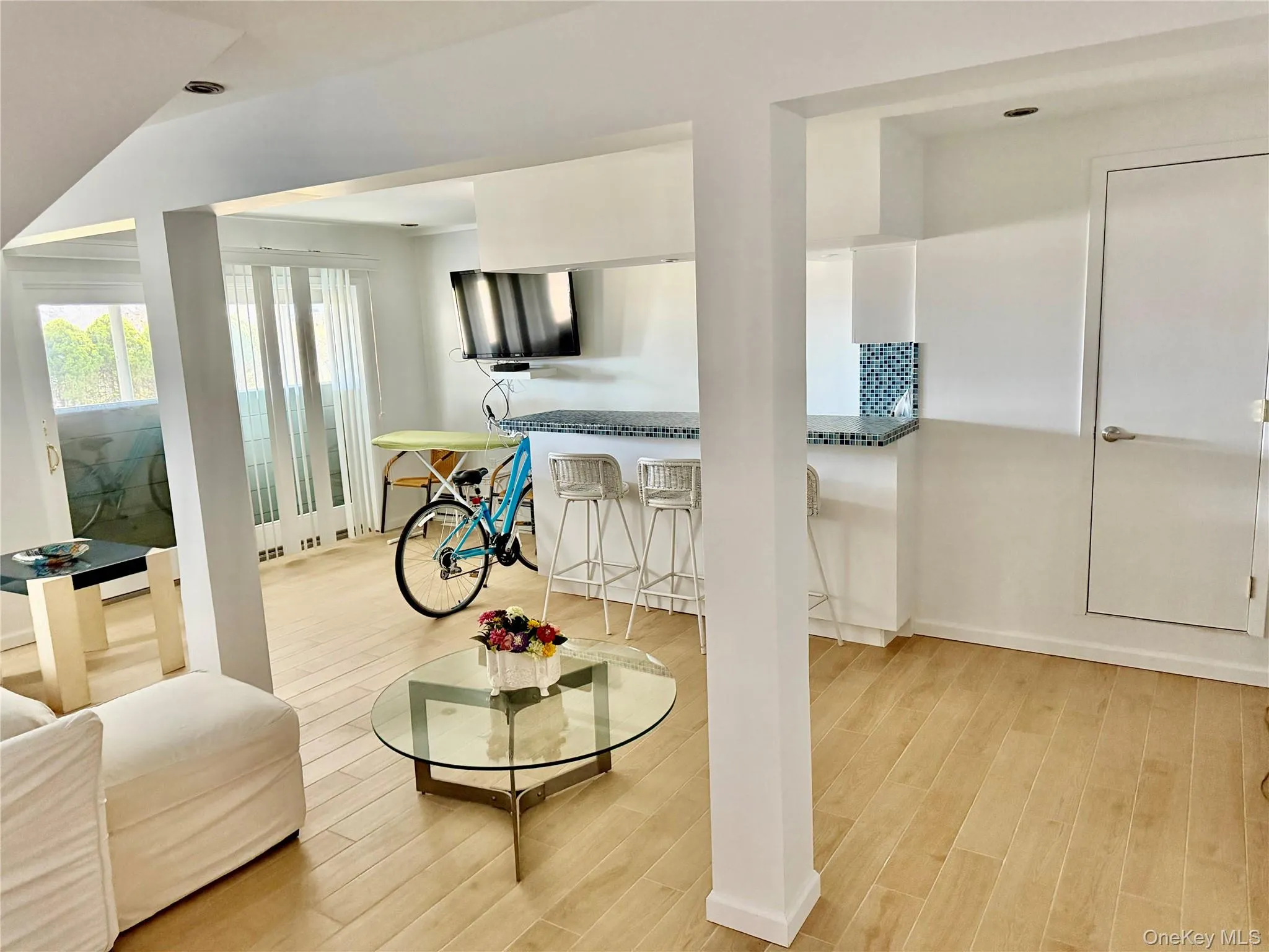 35 LIBRARY Avenue, Southampton, NY, 2 Bedrooms Bedrooms, 6 Rooms Rooms,3 BathroomsBathrooms,Residential,For Rent,LIBRARY,0,977679 35 LIBRARY Avenue, Southampton, NY, 2 Bedrooms Bedrooms, 6 Rooms Rooms,3 BathroomsBathrooms,Residential,For Rent,LIBRARY,0,977679