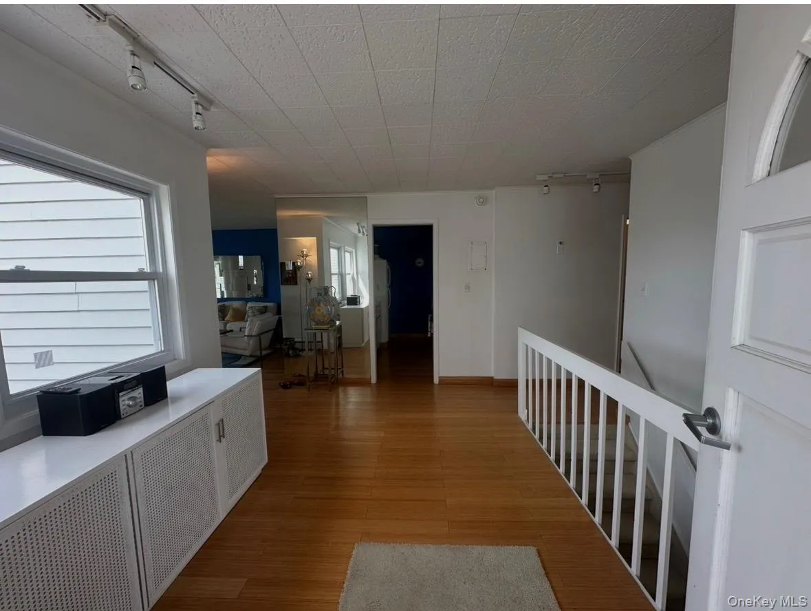 35 LIBRARY Avenue, Southampton, NY, 2 Bedrooms Bedrooms, 6 Rooms Rooms,3 BathroomsBathrooms,Residential,For Rent,LIBRARY,0,977679 35 LIBRARY Avenue, Southampton, NY, 2 Bedrooms Bedrooms, 6 Rooms Rooms,3 BathroomsBathrooms,Residential,For Rent,LIBRARY,0,977679
