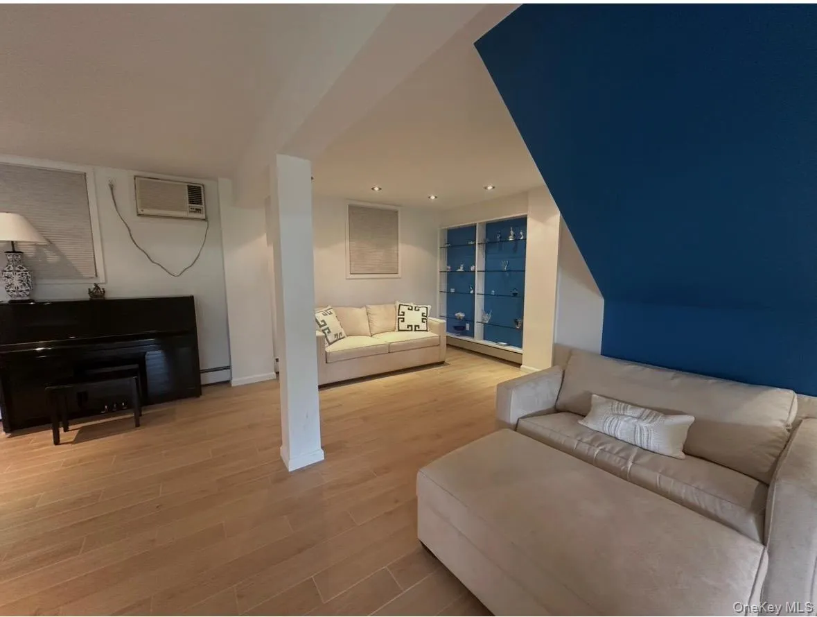 35 LIBRARY Avenue, Southampton, NY, 2 Bedrooms Bedrooms, 6 Rooms Rooms,3 BathroomsBathrooms,Residential,For Rent,LIBRARY,0,977679 35 LIBRARY Avenue, Southampton, NY, 2 Bedrooms Bedrooms, 6 Rooms Rooms,3 BathroomsBathrooms,Residential,For Rent,LIBRARY,0,977679