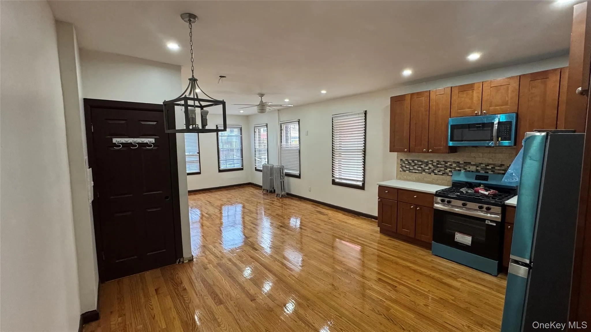 686 98th Street, New York, NY, 3 Bedrooms Bedrooms, 5 Rooms Rooms,1 BathroomBathrooms,Residential Lease,For Rent,98th,0,977704 686 98th Street, New York, NY, 3 Bedrooms Bedrooms, 5 Rooms Rooms,1 BathroomBathrooms,Residential Lease,For Rent,98th,0,977704