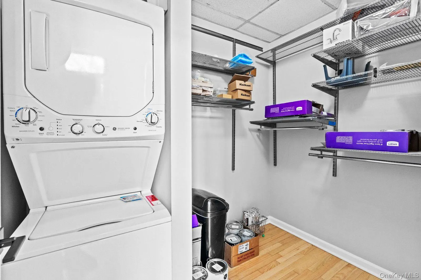 Walking closet Walking closet