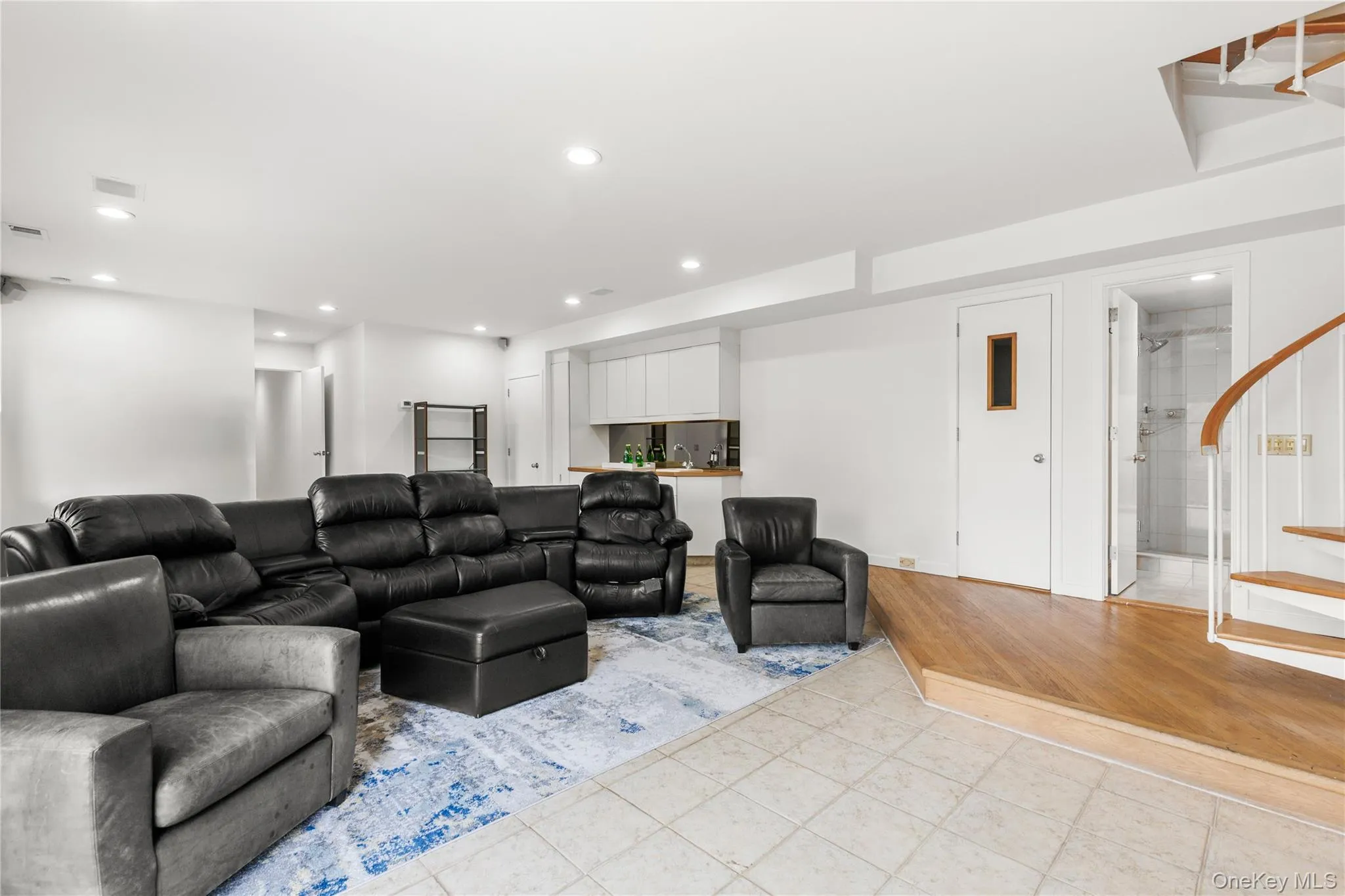 Rec Room w/ Seating, Wet Bar, Sauna, and Full Bath Rec Room w/ Seating, Wet Bar, Sauna, and Full Bath