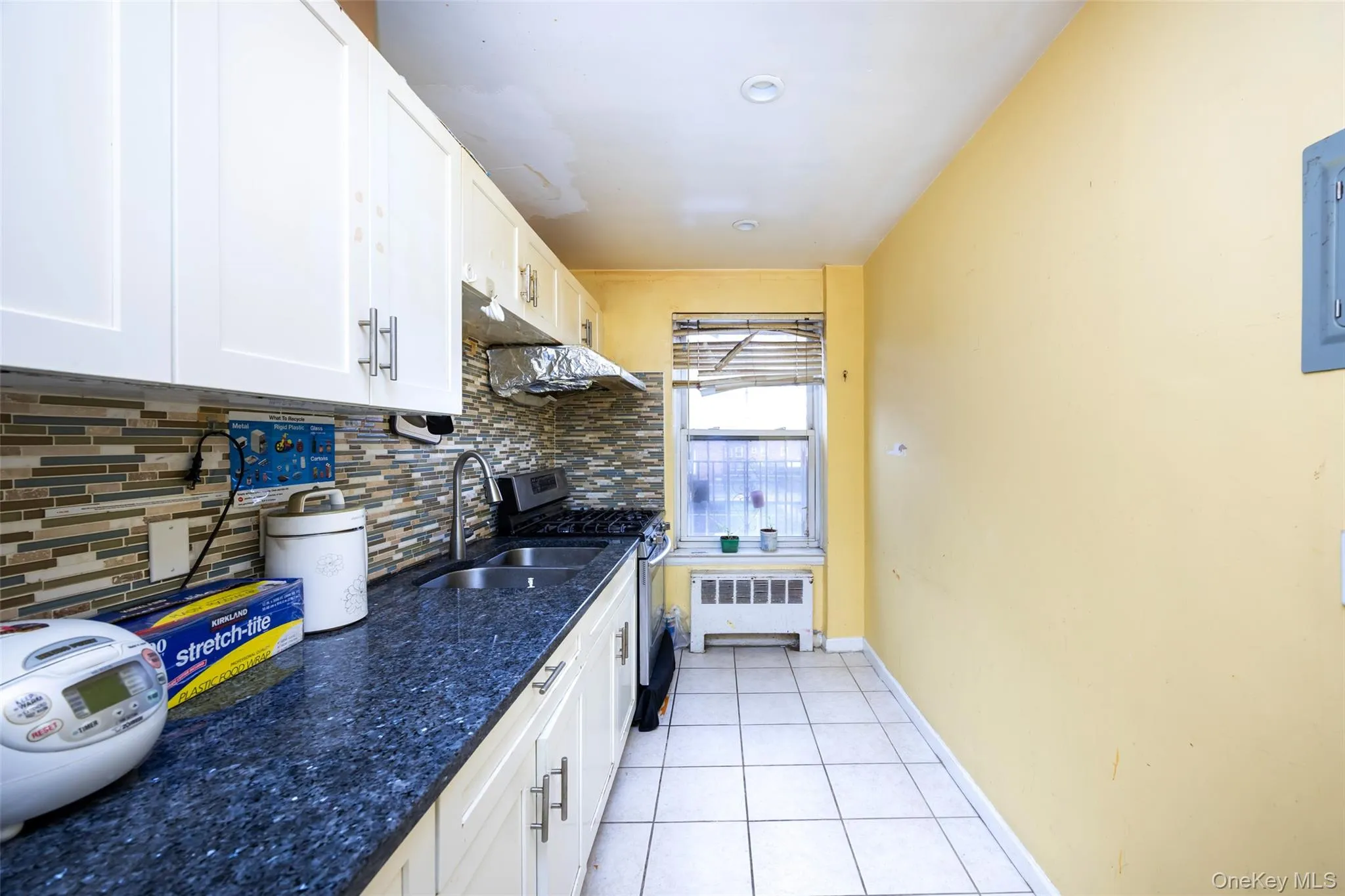 69-12 140th Street, New York, NY, 1 Bedroom Bedrooms, 5 Rooms Rooms,1 BathroomBathrooms,Residential Sale,For Rent,140th,0,977727 69-12 140th Street, New York, NY, 1 Bedroom Bedrooms, 5 Rooms Rooms,1 BathroomBathrooms,Residential Sale,For Rent,140th,0,977727