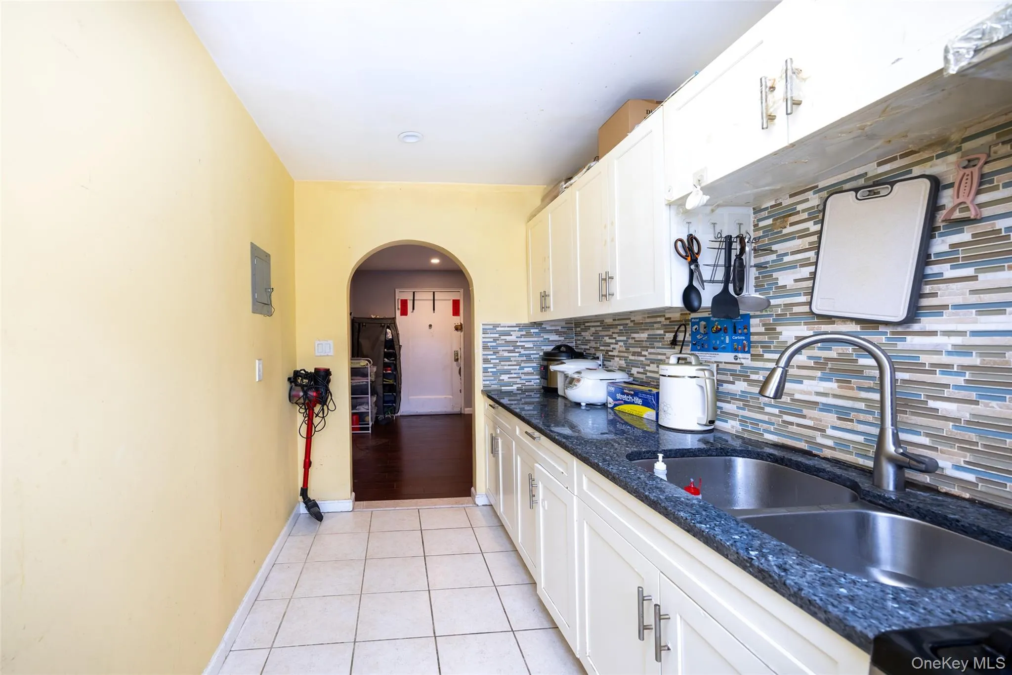69-12 140th Street, New York, NY, 1 Bedroom Bedrooms, 5 Rooms Rooms,1 BathroomBathrooms,Residential Sale,For Rent,140th,0,977727 69-12 140th Street, New York, NY, 1 Bedroom Bedrooms, 5 Rooms Rooms,1 BathroomBathrooms,Residential Sale,For Rent,140th,0,977727