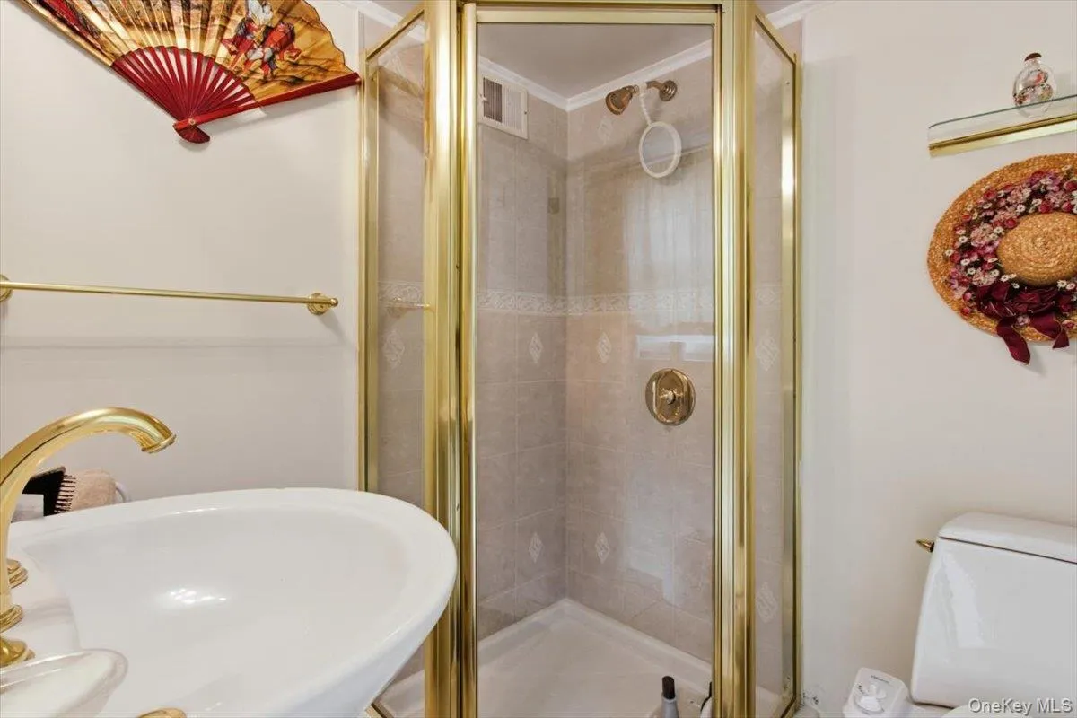 5 Avis Drive, New Rochelle, NY, 3 Bedrooms Bedrooms, 8 Rooms Rooms,3 BathroomsBathrooms,Residential,For Rent,Avis,0,977729 5 Avis Drive, New Rochelle, NY, 3 Bedrooms Bedrooms, 8 Rooms Rooms,3 BathroomsBathrooms,Residential,For Rent,Avis,0,977729