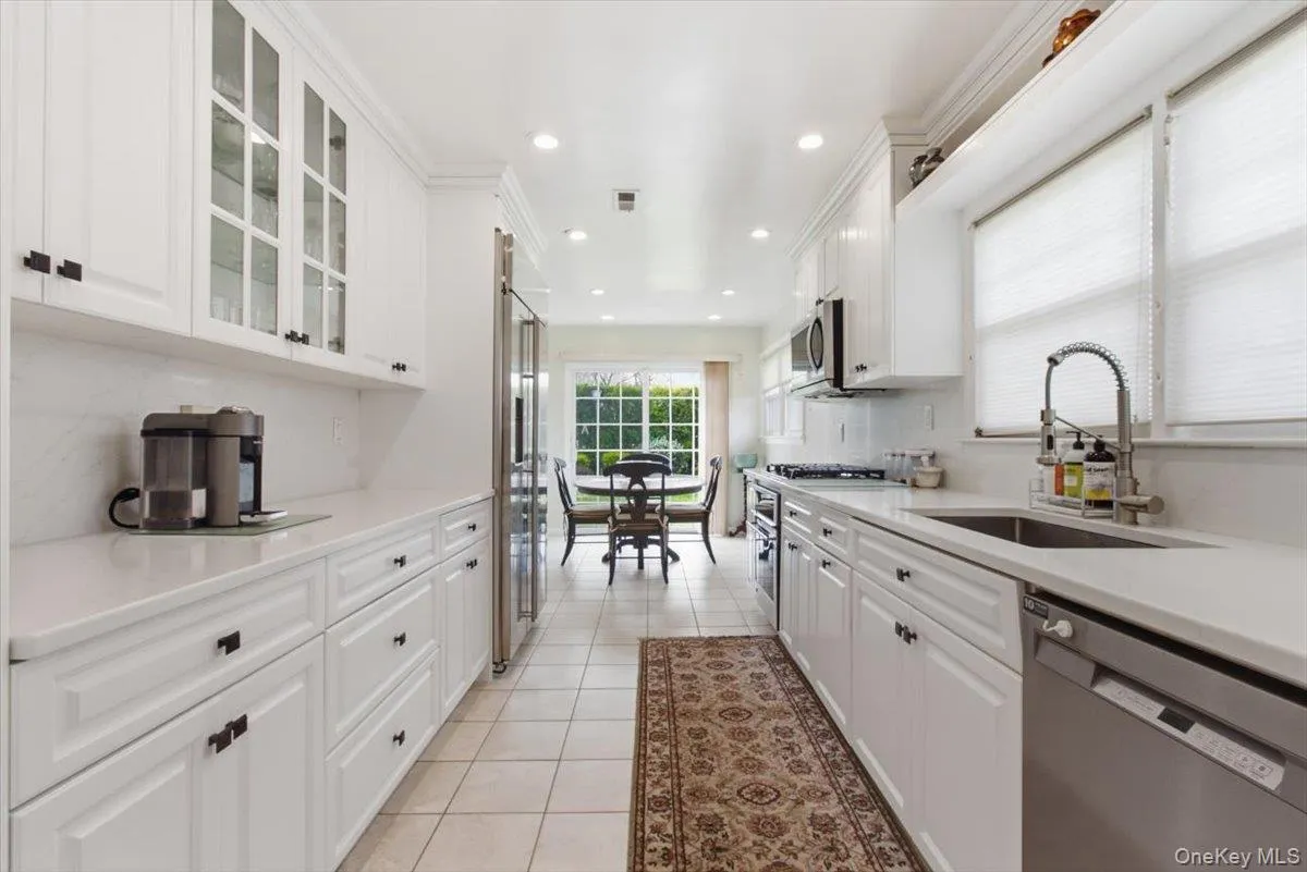 5 Avis Drive, New Rochelle, NY, 3 Bedrooms Bedrooms, 8 Rooms Rooms,3 BathroomsBathrooms,Residential,For Rent,Avis,0,977729 5 Avis Drive, New Rochelle, NY, 3 Bedrooms Bedrooms, 8 Rooms Rooms,3 BathroomsBathrooms,Residential,For Rent,Avis,0,977729