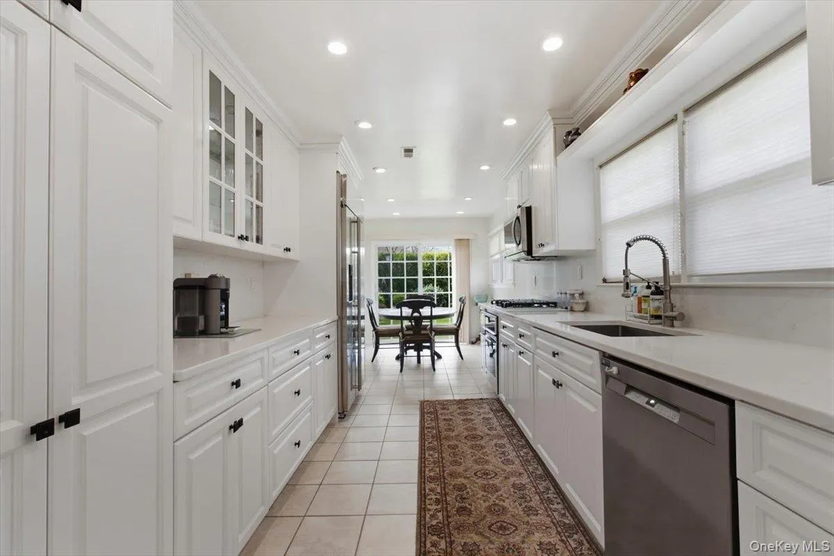 5 Avis Drive, New Rochelle, NY, 3 Bedrooms Bedrooms, 8 Rooms Rooms,3 BathroomsBathrooms,Residential,For Rent,Avis,0,977729 5 Avis Drive, New Rochelle, NY, 3 Bedrooms Bedrooms, 8 Rooms Rooms,3 BathroomsBathrooms,Residential,For Rent,Avis,0,977729