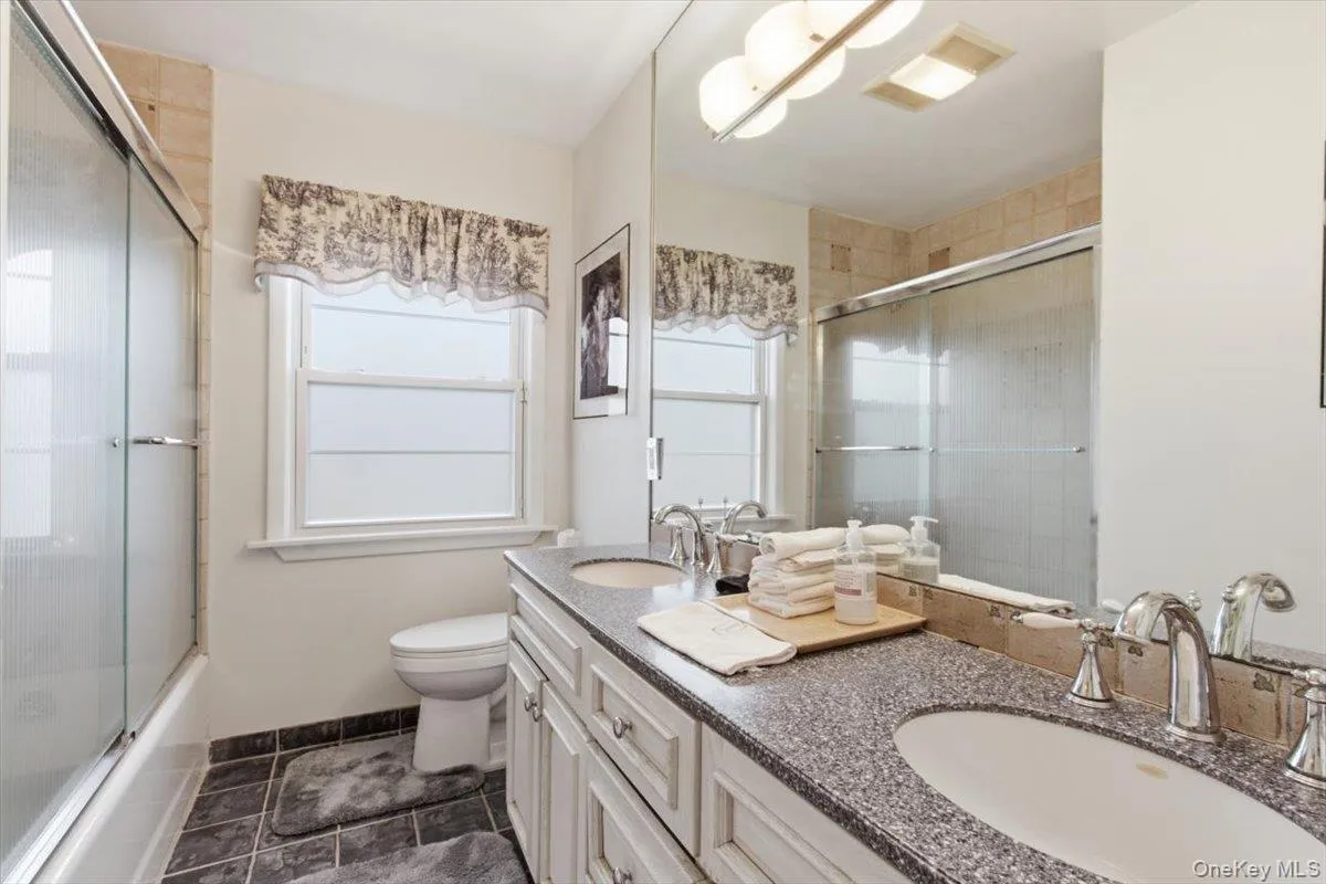 5 Avis Drive, New Rochelle, NY, 3 Bedrooms Bedrooms, 8 Rooms Rooms,3 BathroomsBathrooms,Residential,For Rent,Avis,0,977729 5 Avis Drive, New Rochelle, NY, 3 Bedrooms Bedrooms, 8 Rooms Rooms,3 BathroomsBathrooms,Residential,For Rent,Avis,0,977729