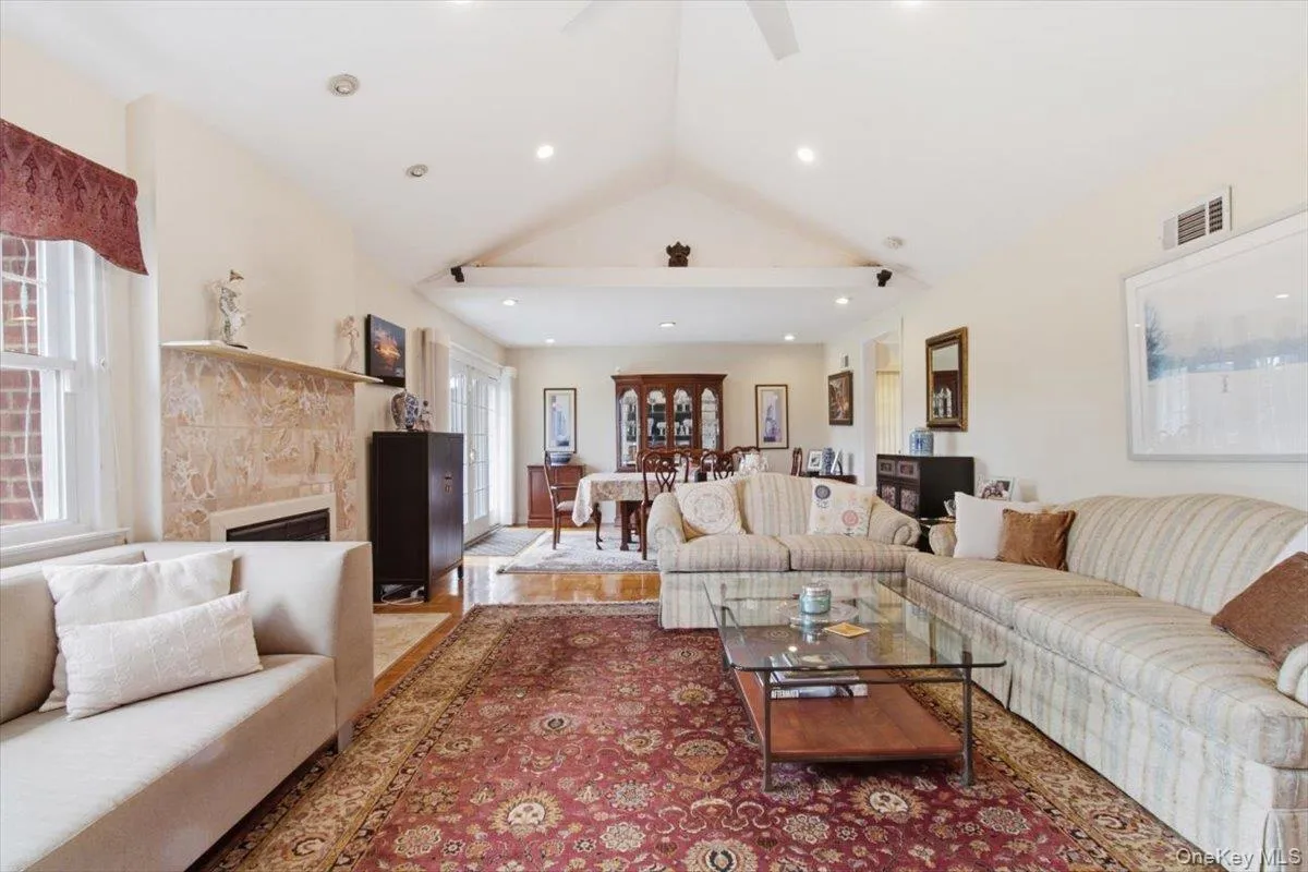 5 Avis Drive, New Rochelle, NY, 3 Bedrooms Bedrooms, 8 Rooms Rooms,3 BathroomsBathrooms,Residential,For Rent,Avis,0,977729 5 Avis Drive, New Rochelle, NY, 3 Bedrooms Bedrooms, 8 Rooms Rooms,3 BathroomsBathrooms,Residential,For Rent,Avis,0,977729