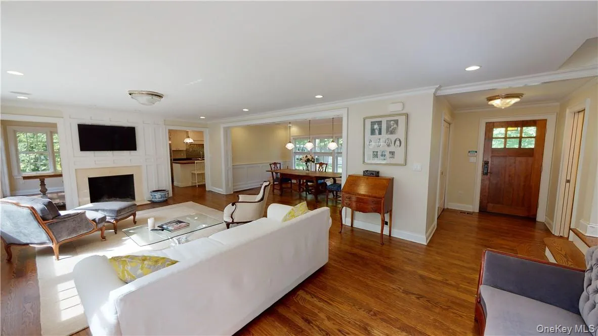 Open floor plan! Open floor plan!