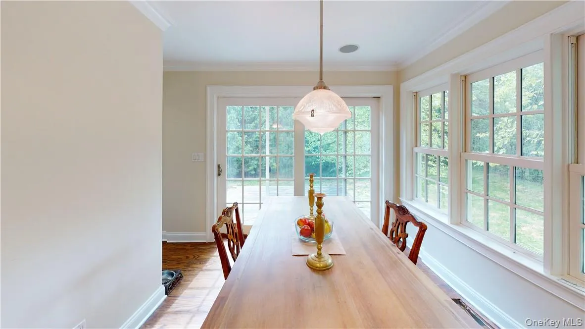 Take in the morning rays while enjoying breakfast! Take in the morning rays while enjoying breakfast!