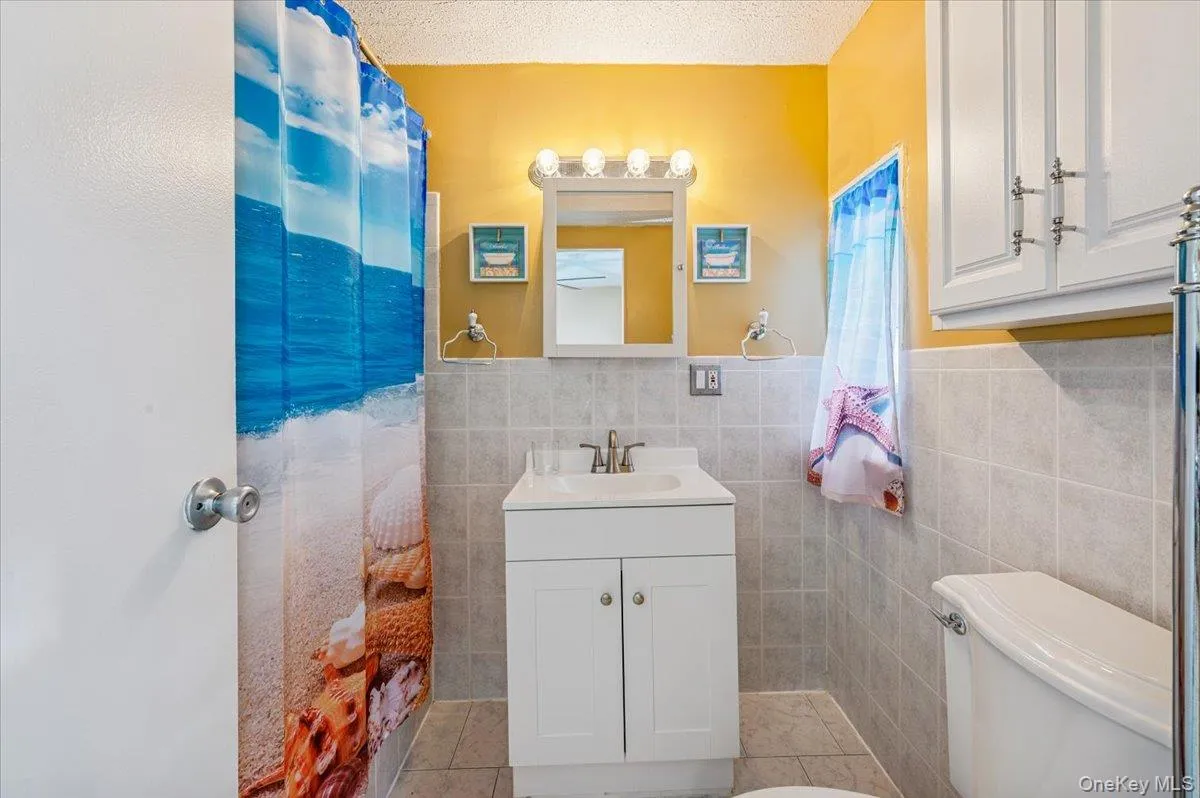 Lower Level Full Bath Lower Level Full Bath