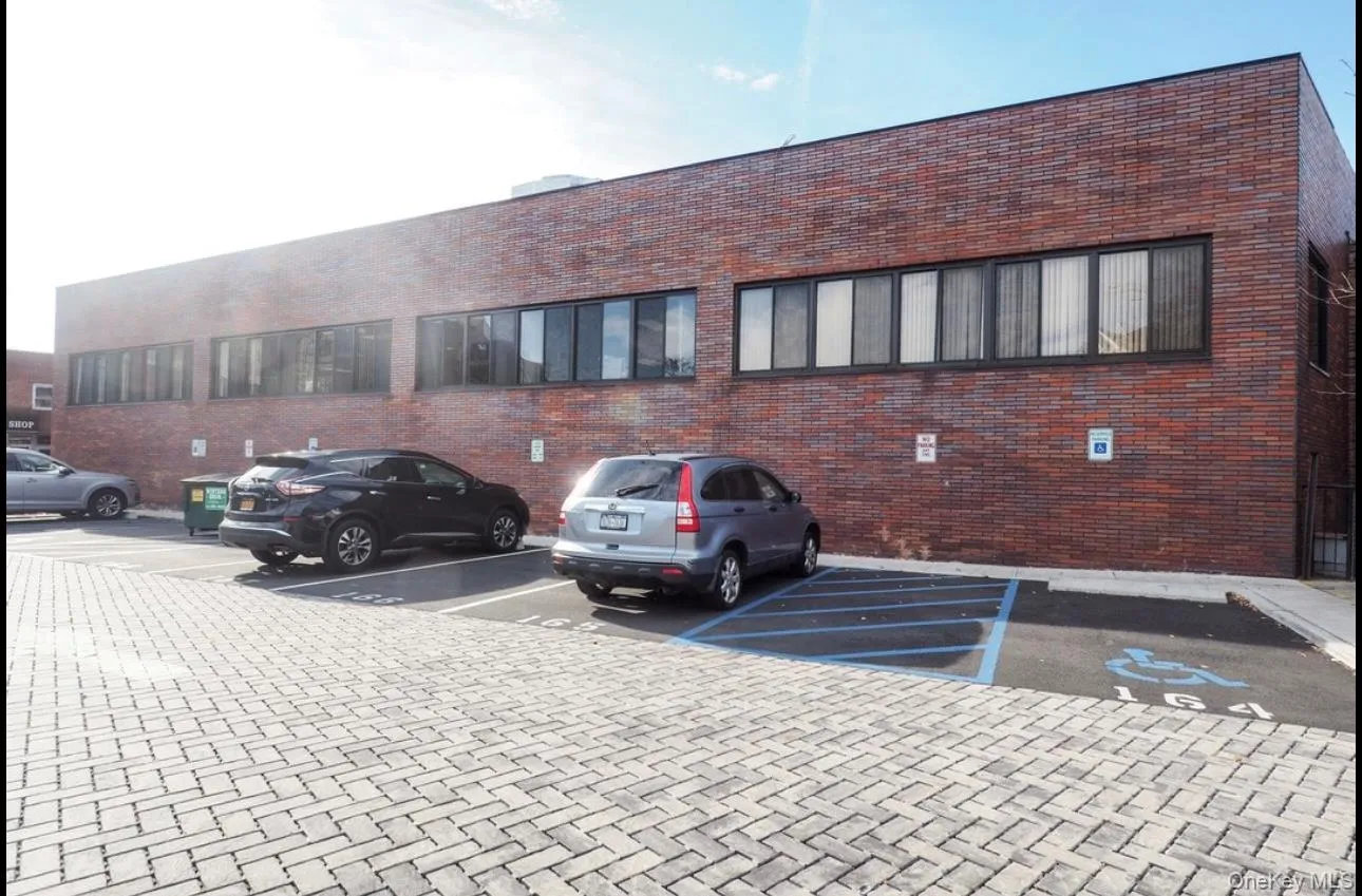 99 Middle Neck Road, North Hempstead, NY, ,Commercial Lease,For Rent,Middle Neck,0,977812 99 Middle Neck Road, North Hempstead, NY, ,Commercial Lease,For Rent,Middle Neck,0,977812