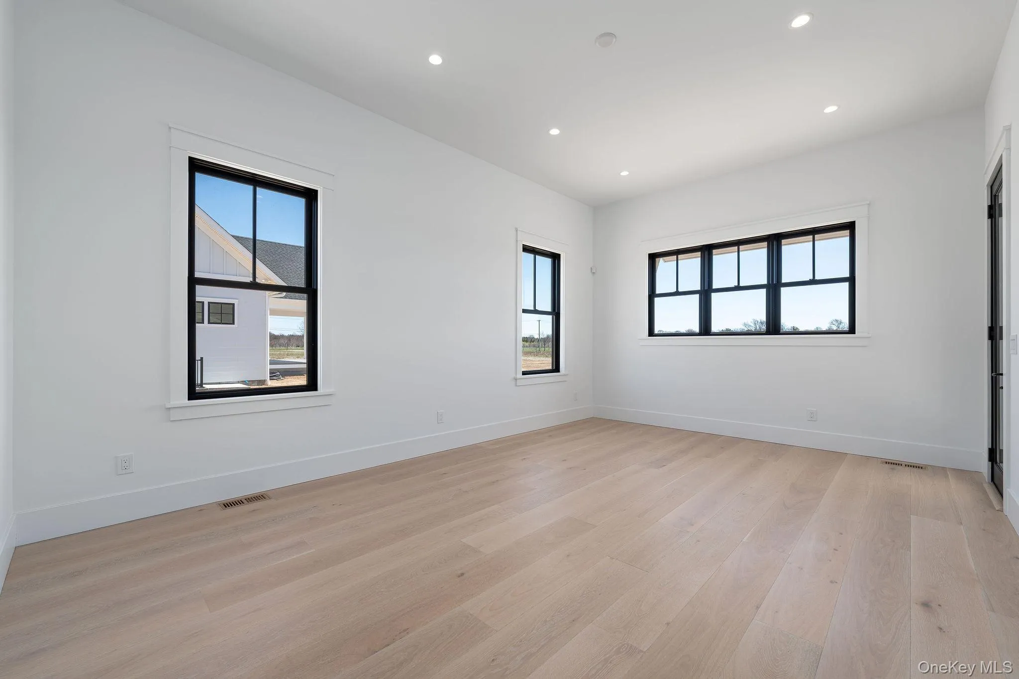 35 Club Drive, Riverhead, NY, 4 Bedrooms Bedrooms, 9 Rooms Rooms,3 BathroomsBathrooms,Residential,For Rent,Club,0,977813 35 Club Drive, Riverhead, NY, 4 Bedrooms Bedrooms, 9 Rooms Rooms,3 BathroomsBathrooms,Residential,For Rent,Club,0,977813