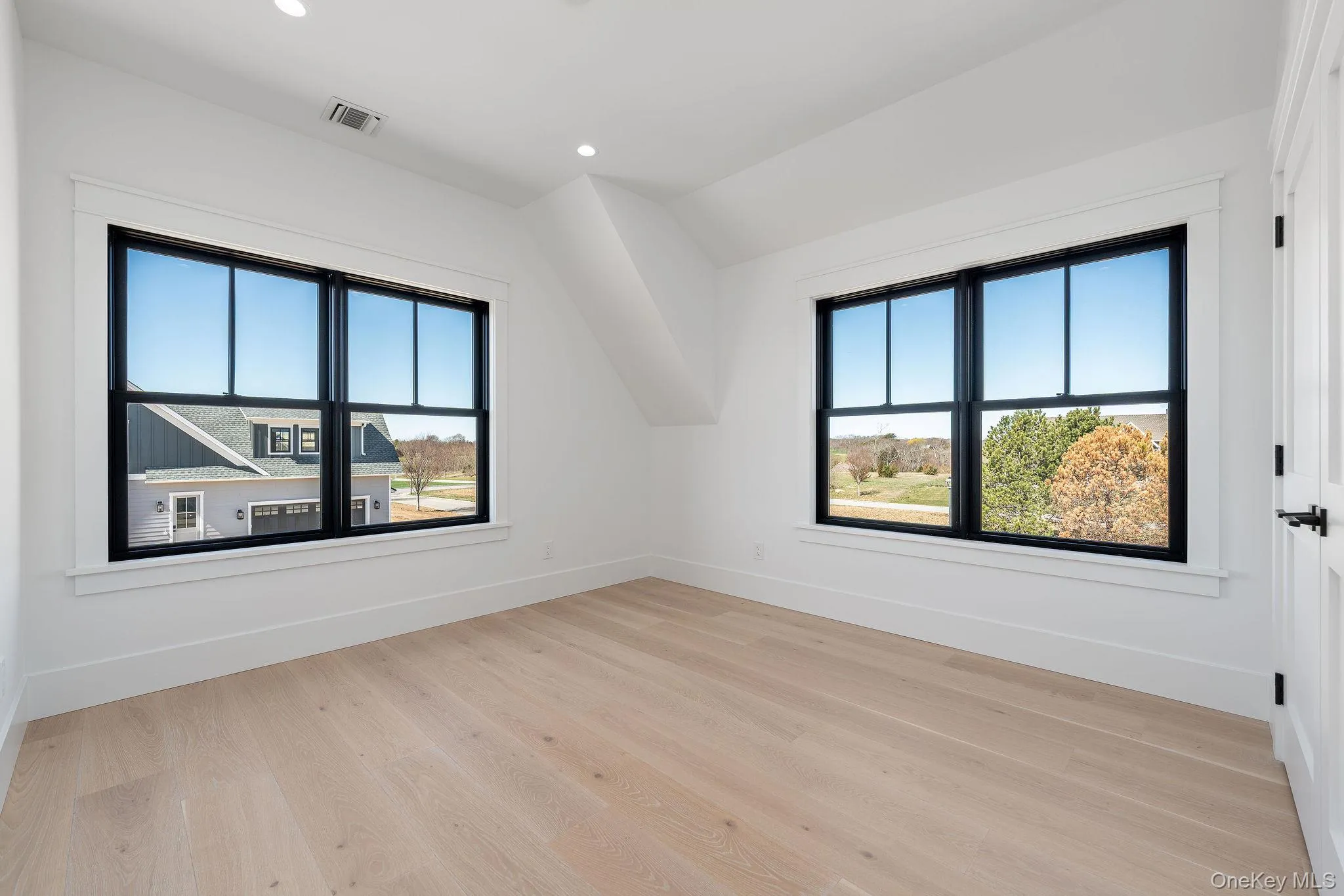 35 Club Drive, Riverhead, NY, 4 Bedrooms Bedrooms, 9 Rooms Rooms,3 BathroomsBathrooms,Residential,For Rent,Club,0,977813 35 Club Drive, Riverhead, NY, 4 Bedrooms Bedrooms, 9 Rooms Rooms,3 BathroomsBathrooms,Residential,For Rent,Club,0,977813