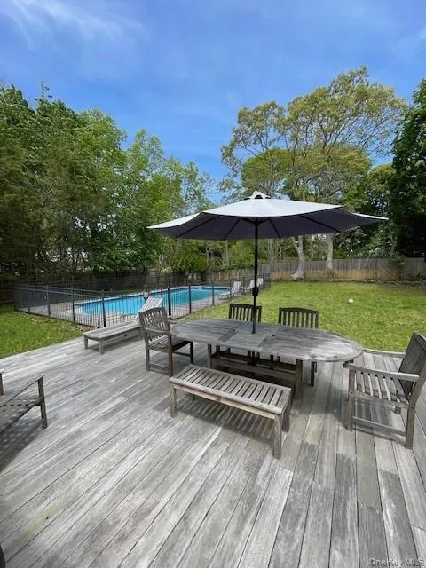 Outdoor Dining & BBQ Outdoor Dining & BBQ