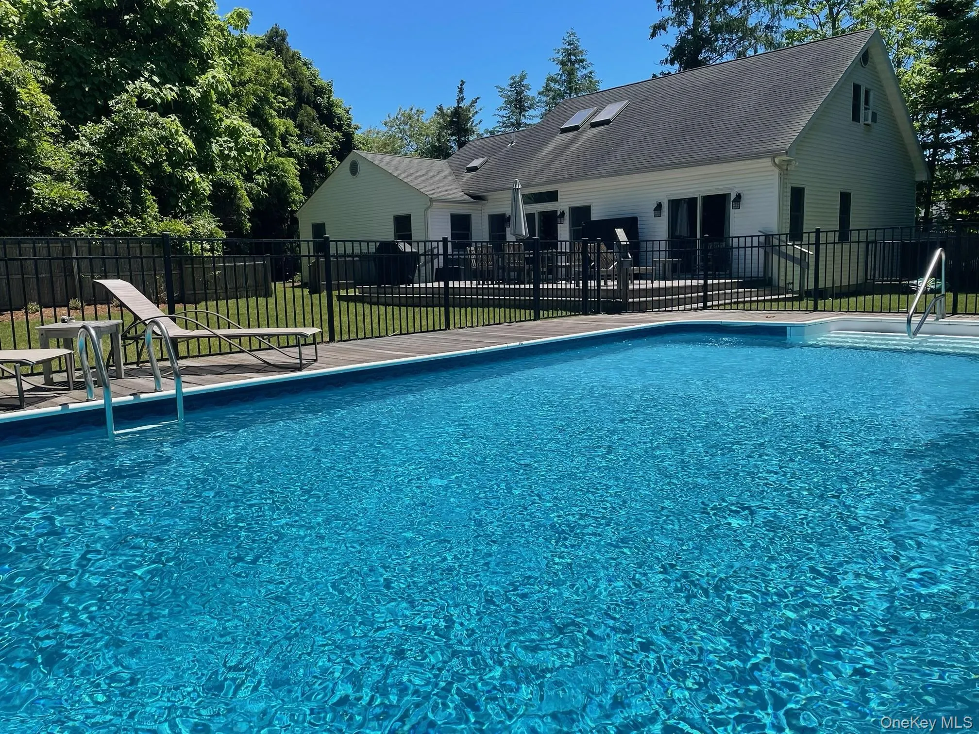 35 Maple Street, Southampton, NY, 3 Bedrooms Bedrooms, 7 Rooms Rooms,2 BathroomsBathrooms,Residential Lease,For Rent,Maple,0,977819 35 Maple Street, Southampton, NY, 3 Bedrooms Bedrooms, 7 Rooms Rooms,2 BathroomsBathrooms,Residential Lease,For Rent,Maple,0,977819