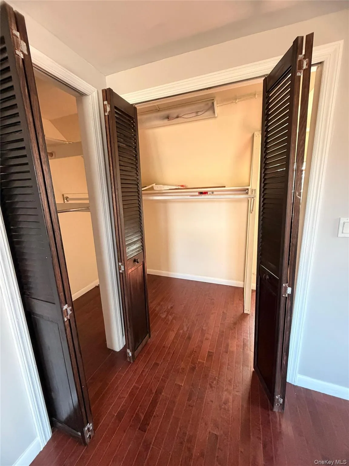 133 Elm Street, Hempstead, NY, 1 Bedroom Bedrooms, 2 Rooms Rooms,1 BathroomBathrooms,Residential Lease,For Rent,Elm,0,977821 133 Elm Street, Hempstead, NY, 1 Bedroom Bedrooms, 2 Rooms Rooms,1 BathroomBathrooms,Residential Lease,For Rent,Elm,0,977821