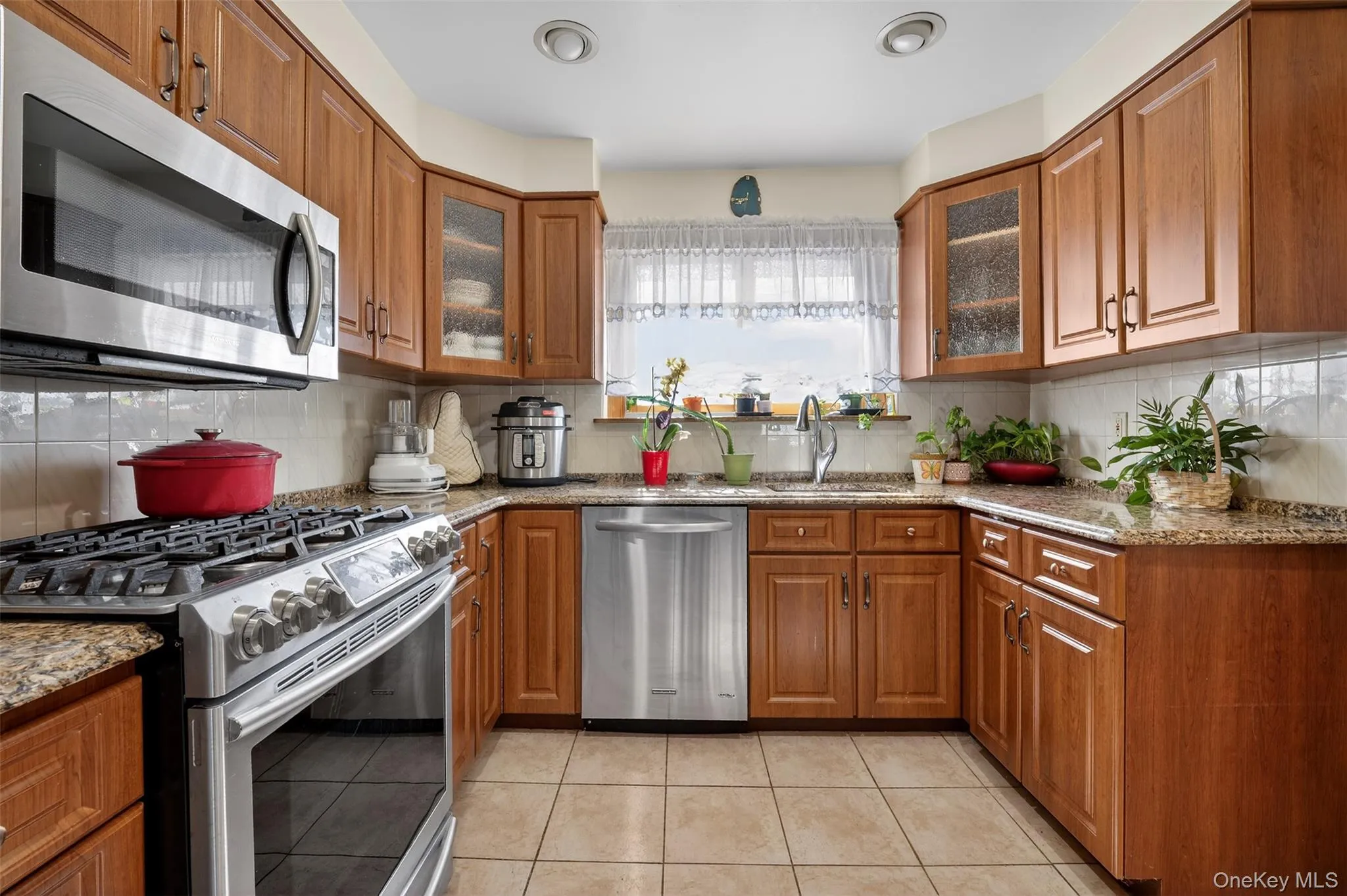 85-12 65th Drive, New York, NY, 3 Bedrooms Bedrooms, 6 Rooms Rooms,2 BathroomsBathrooms,Residential,For Rent,65th,0,977829 85-12 65th Drive, New York, NY, 3 Bedrooms Bedrooms, 6 Rooms Rooms,2 BathroomsBathrooms,Residential,For Rent,65th,0,977829