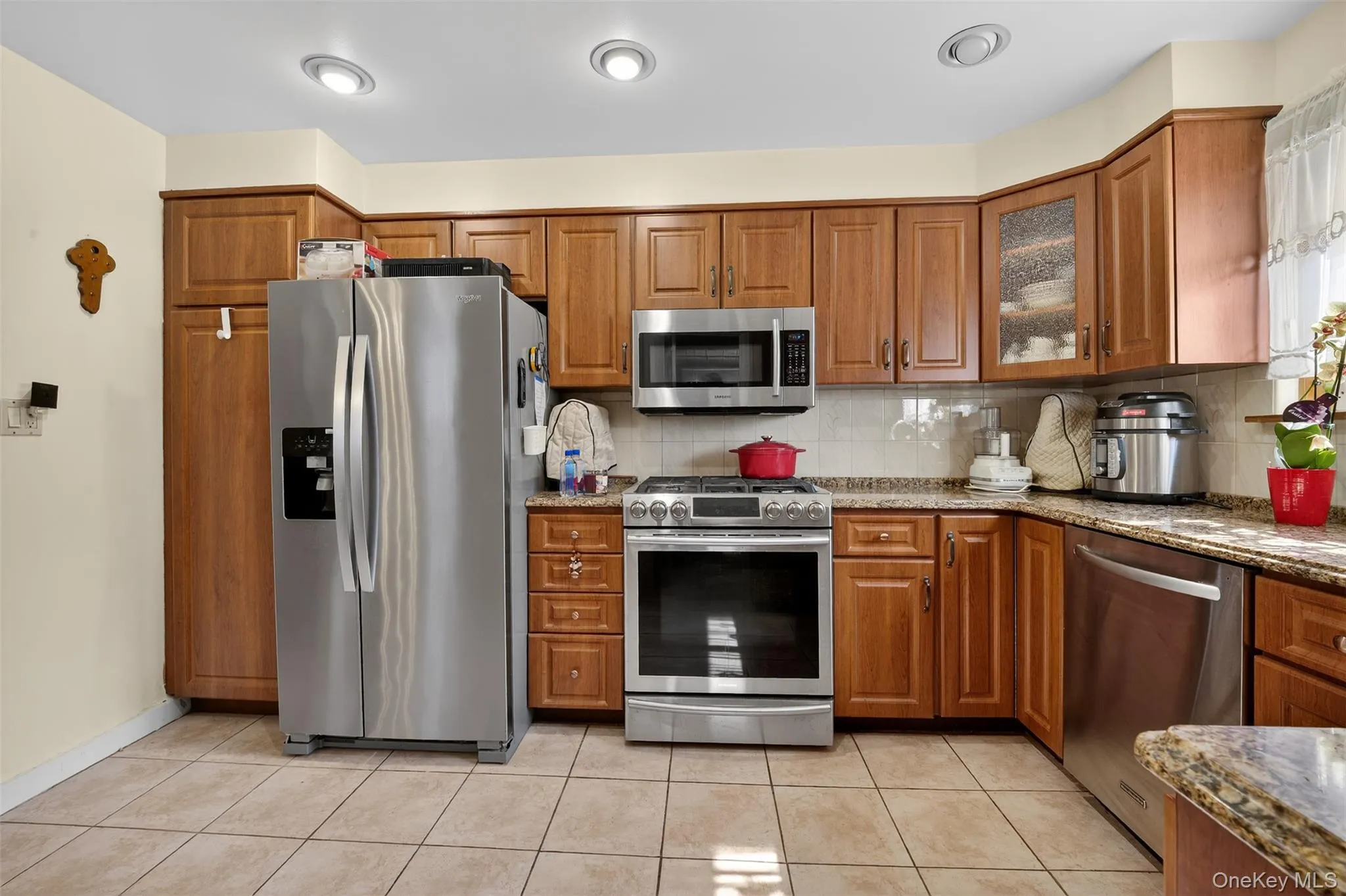 85-12 65th Drive, New York, NY, 3 Bedrooms Bedrooms, 6 Rooms Rooms,2 BathroomsBathrooms,Residential,For Rent,65th,0,977829 85-12 65th Drive, New York, NY, 3 Bedrooms Bedrooms, 6 Rooms Rooms,2 BathroomsBathrooms,Residential,For Rent,65th,0,977829