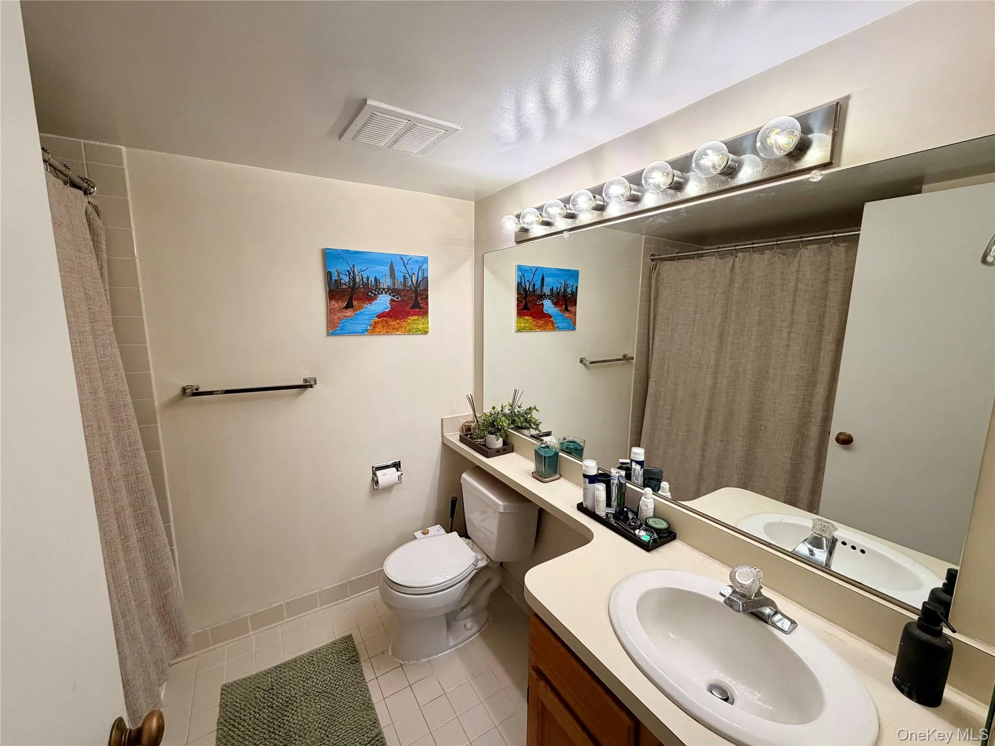 The primary ensuite bath features a wide vanity, generous counter space, and a tub/shower combination, a private and functional space to start and end your day. The primary ensuite bath features a wide vanity, generous counter space, and a tub/shower combination, a private and functional space to start and end your day.