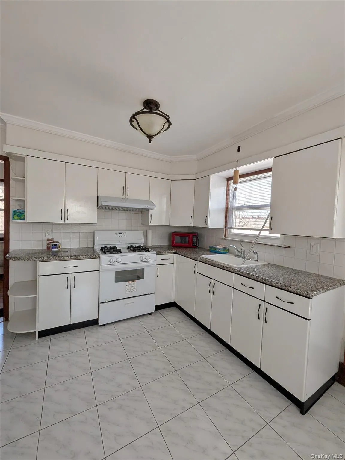 178-05 69th Avenue, New York, NY, 2 Bedrooms Bedrooms, 3 Rooms Rooms,1 BathroomBathrooms,Residential Lease,For Rent,69th,0,977874 178-05 69th Avenue, New York, NY, 2 Bedrooms Bedrooms, 3 Rooms Rooms,1 BathroomBathrooms,Residential Lease,For Rent,69th,0,977874