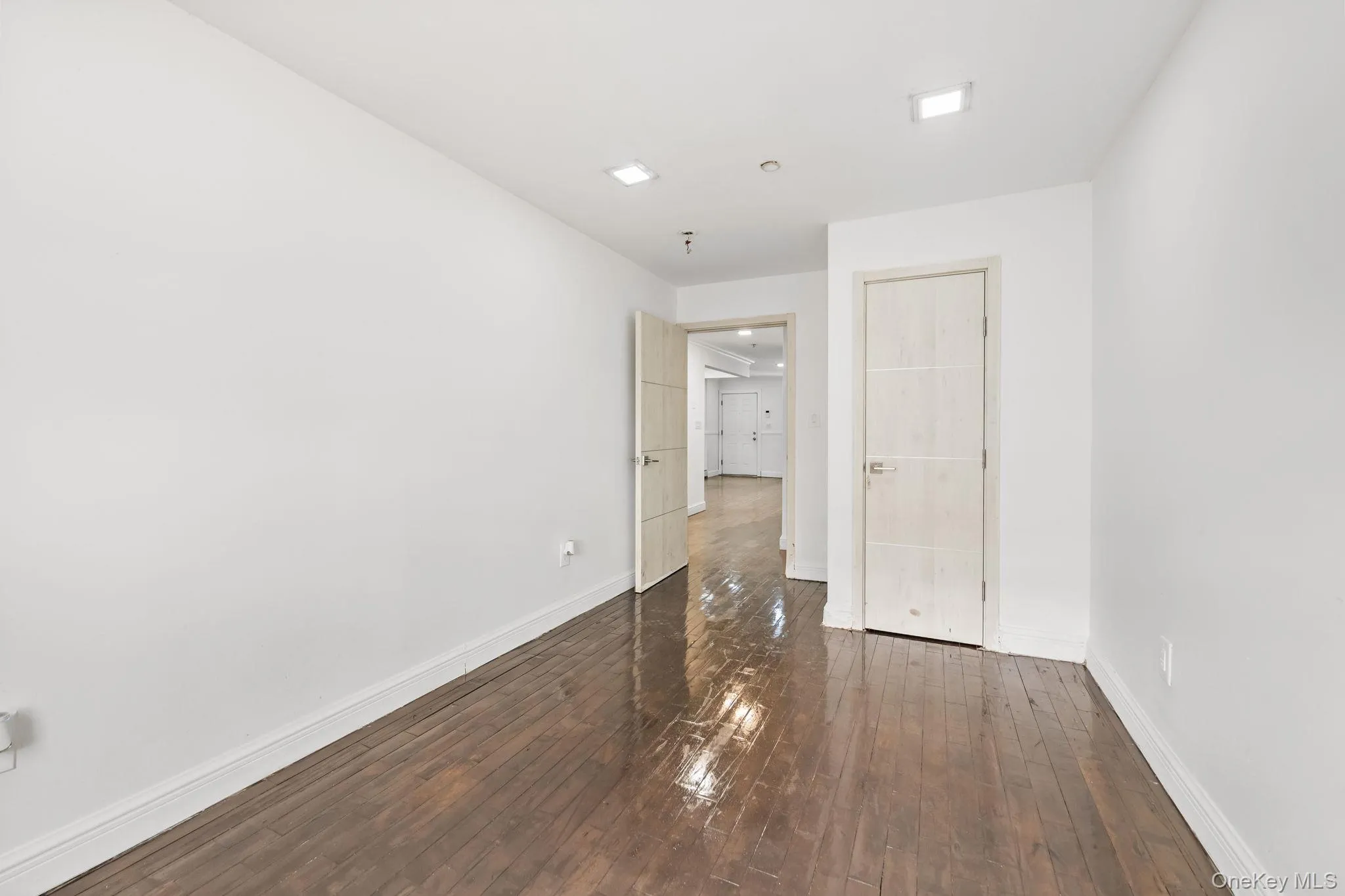 4828 Barnes Avenue, New York, NY, 3 Bedrooms Bedrooms, 6 Rooms Rooms,1 BathroomBathrooms,Residential Lease,For Rent,Barnes,0,977880 4828 Barnes Avenue, New York, NY, 3 Bedrooms Bedrooms, 6 Rooms Rooms,1 BathroomBathrooms,Residential Lease,For Rent,Barnes,0,977880
