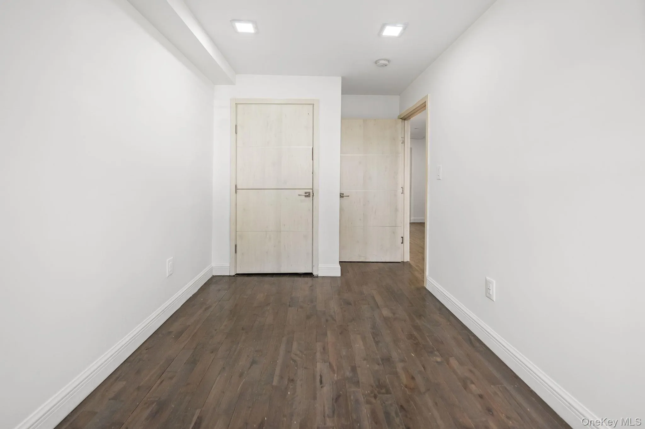 4828 Barnes Avenue, New York, NY, 3 Bedrooms Bedrooms, 6 Rooms Rooms,1 BathroomBathrooms,Residential Lease,For Rent,Barnes,0,977880 4828 Barnes Avenue, New York, NY, 3 Bedrooms Bedrooms, 6 Rooms Rooms,1 BathroomBathrooms,Residential Lease,For Rent,Barnes,0,977880