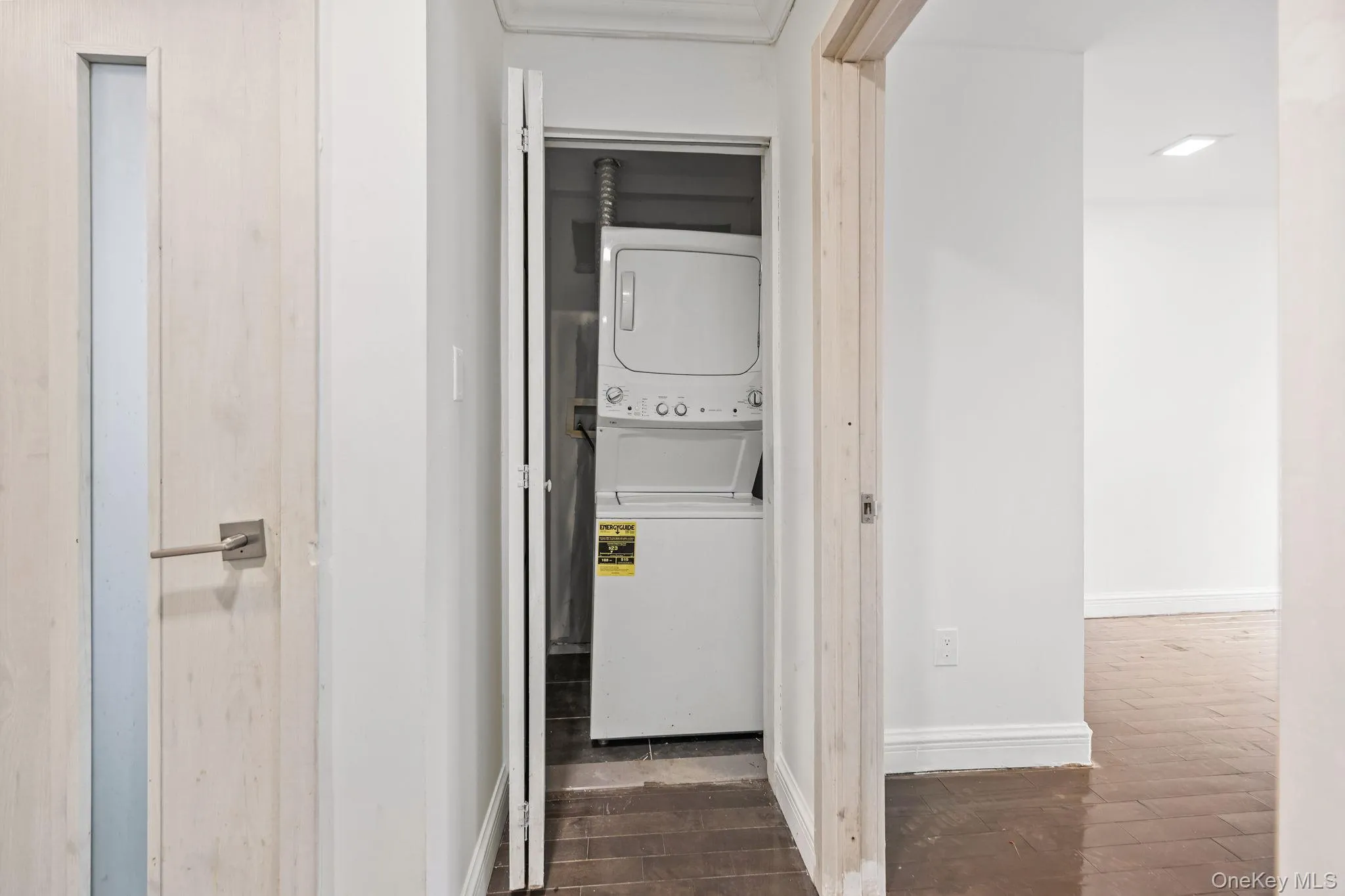 4828 Barnes Avenue, New York, NY, 3 Bedrooms Bedrooms, 6 Rooms Rooms,1 BathroomBathrooms,Residential Lease,For Rent,Barnes,0,977880 4828 Barnes Avenue, New York, NY, 3 Bedrooms Bedrooms, 6 Rooms Rooms,1 BathroomBathrooms,Residential Lease,For Rent,Barnes,0,977880