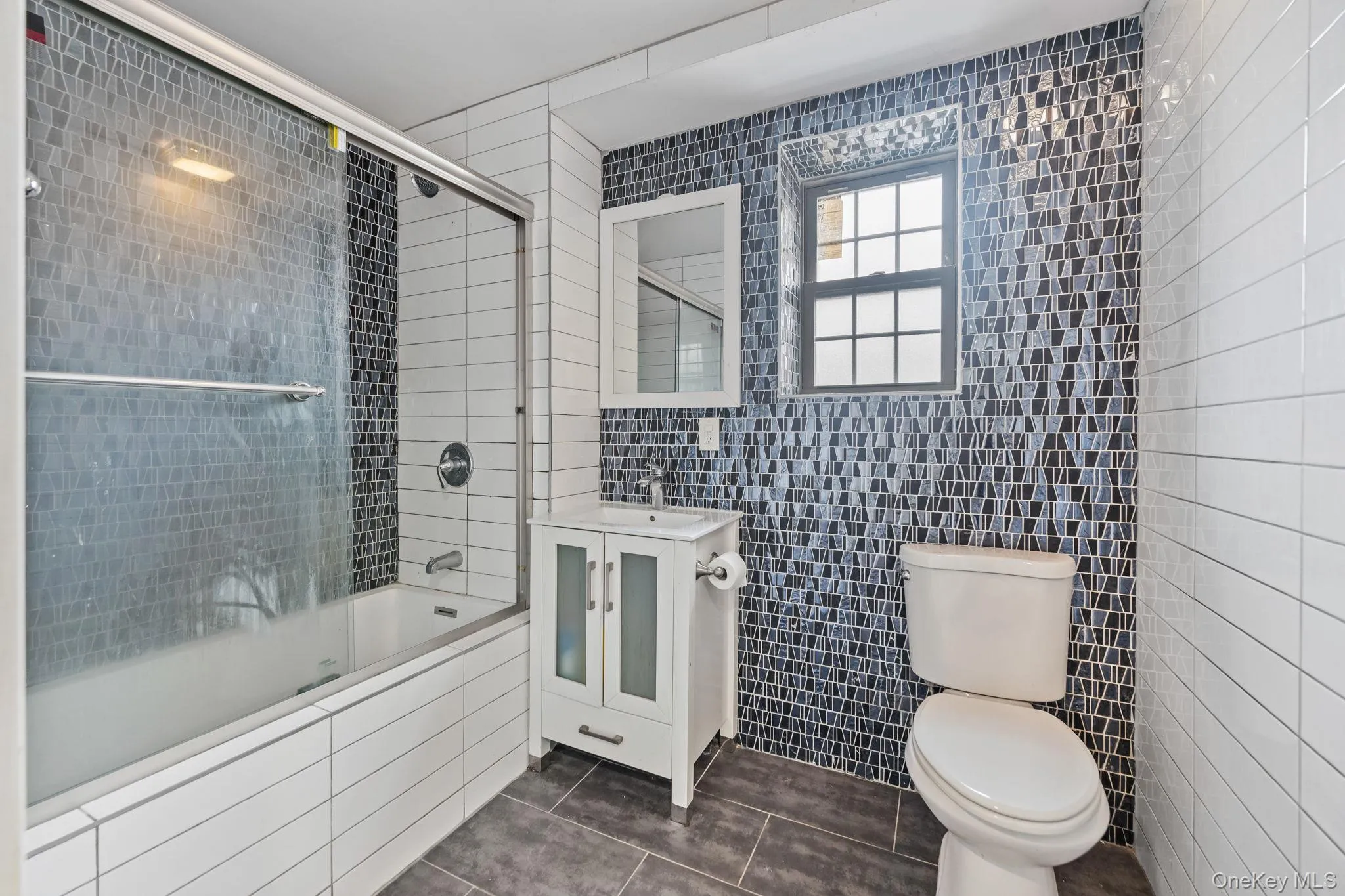 4828 Barnes Avenue, New York, NY, 3 Bedrooms Bedrooms, 6 Rooms Rooms,1 BathroomBathrooms,Residential Lease,For Rent,Barnes,0,977880 4828 Barnes Avenue, New York, NY, 3 Bedrooms Bedrooms, 6 Rooms Rooms,1 BathroomBathrooms,Residential Lease,For Rent,Barnes,0,977880