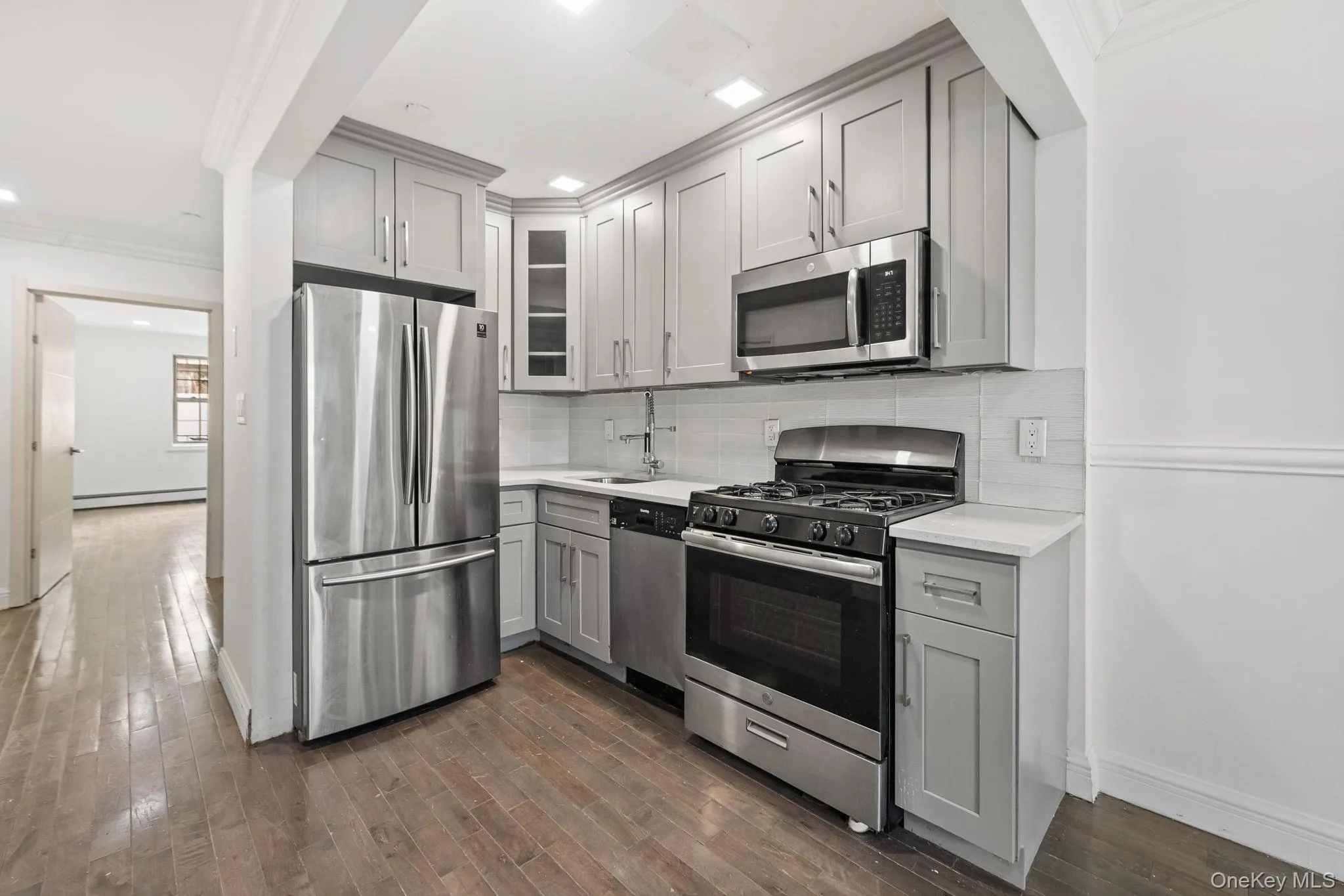 4828 Barnes Avenue, New York, NY, 3 Bedrooms Bedrooms, 6 Rooms Rooms,1 BathroomBathrooms,Residential Lease,For Rent,Barnes,0,977880 4828 Barnes Avenue, New York, NY, 3 Bedrooms Bedrooms, 6 Rooms Rooms,1 BathroomBathrooms,Residential Lease,For Rent,Barnes,0,977880