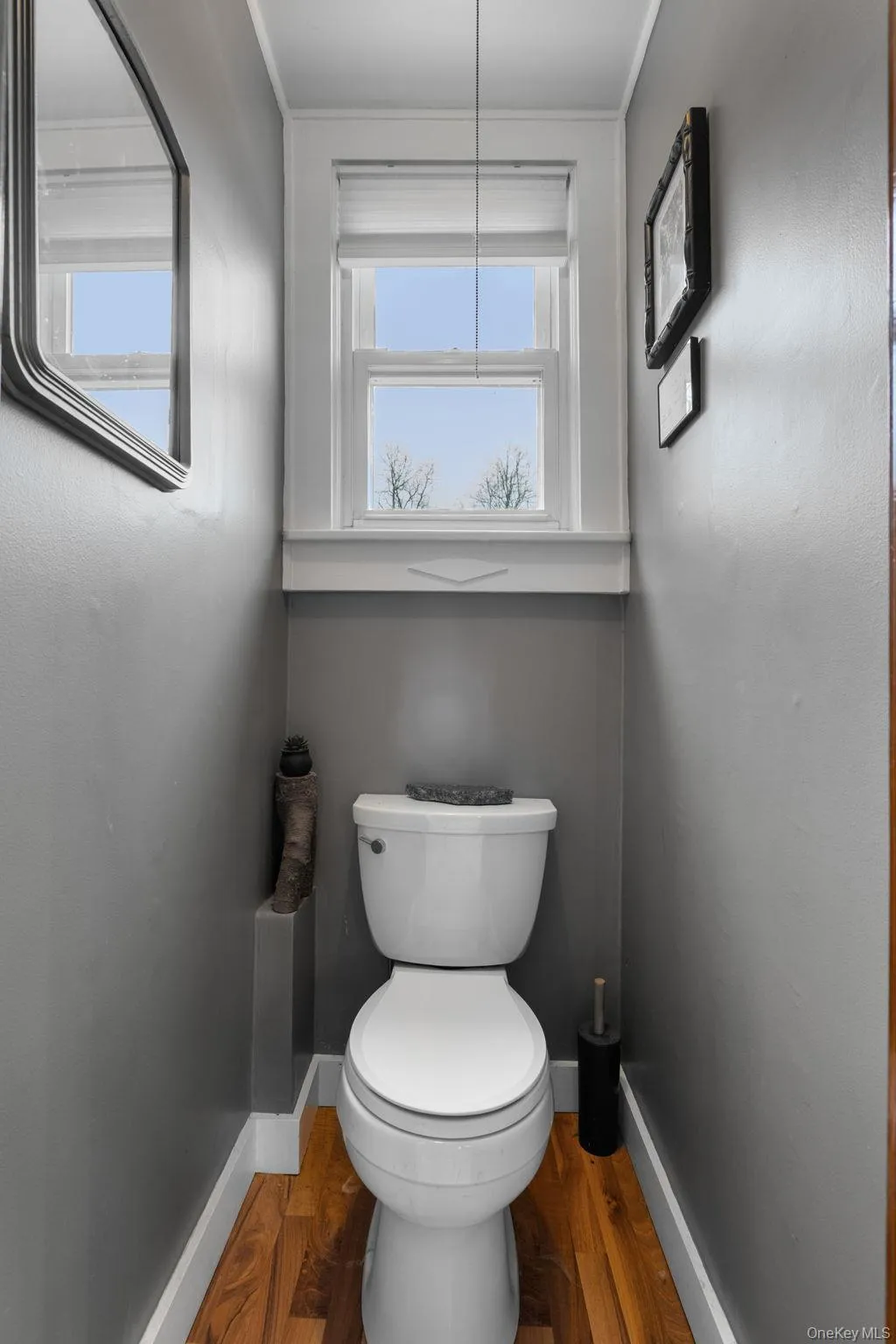 Main level half bath. Main level half bath.