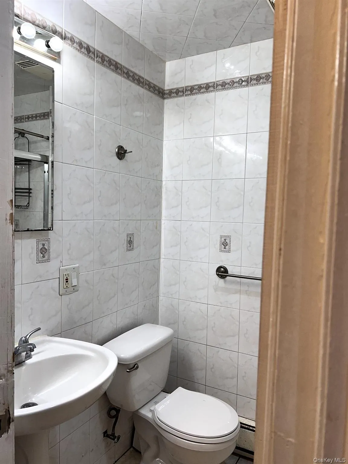93-22 243rd Street, New York, NY, 1 Bedroom Bedrooms, 3 Rooms Rooms,1 BathroomBathrooms,Residential Lease,For Rent,243rd,0,977897 93-22 243rd Street, New York, NY, 1 Bedroom Bedrooms, 3 Rooms Rooms,1 BathroomBathrooms,Residential Lease,For Rent,243rd,0,977897