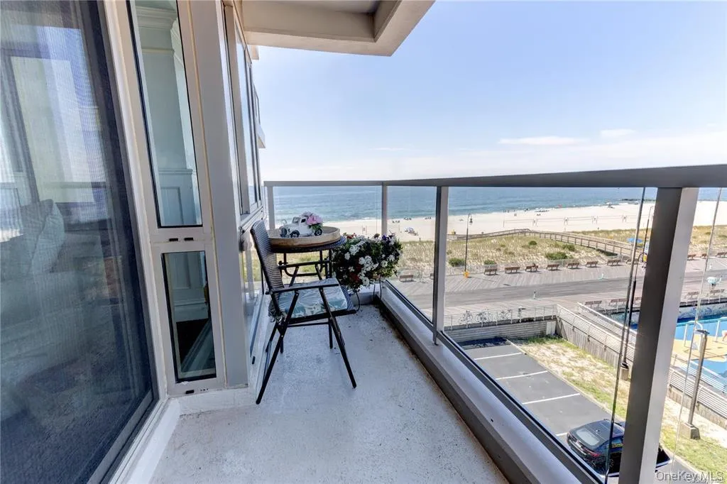 170 Broadway, Long Beach, NY, 1 Bedroom Bedrooms, 3 Rooms Rooms,1 BathroomBathrooms,Residential Lease,For Rent,Broadway,0,977936 170 Broadway, Long Beach, NY, 1 Bedroom Bedrooms, 3 Rooms Rooms,1 BathroomBathrooms,Residential Lease,For Rent,Broadway,0,977936