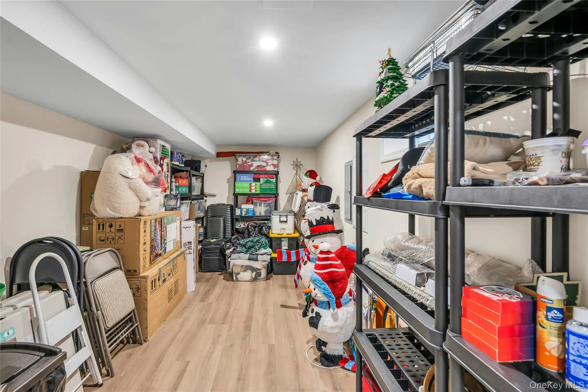 191 Belmont Circle, Brookhaven, NY, 3 Bedrooms Bedrooms, 7 Rooms Rooms,2 BathroomsBathrooms,Residential,For Rent,Belmont,0,KEY977952 191 Belmont Circle, Brookhaven, NY, 3 Bedrooms Bedrooms, 7 Rooms Rooms,2 BathroomsBathrooms,Residential,For Rent,Belmont,0,KEY977952