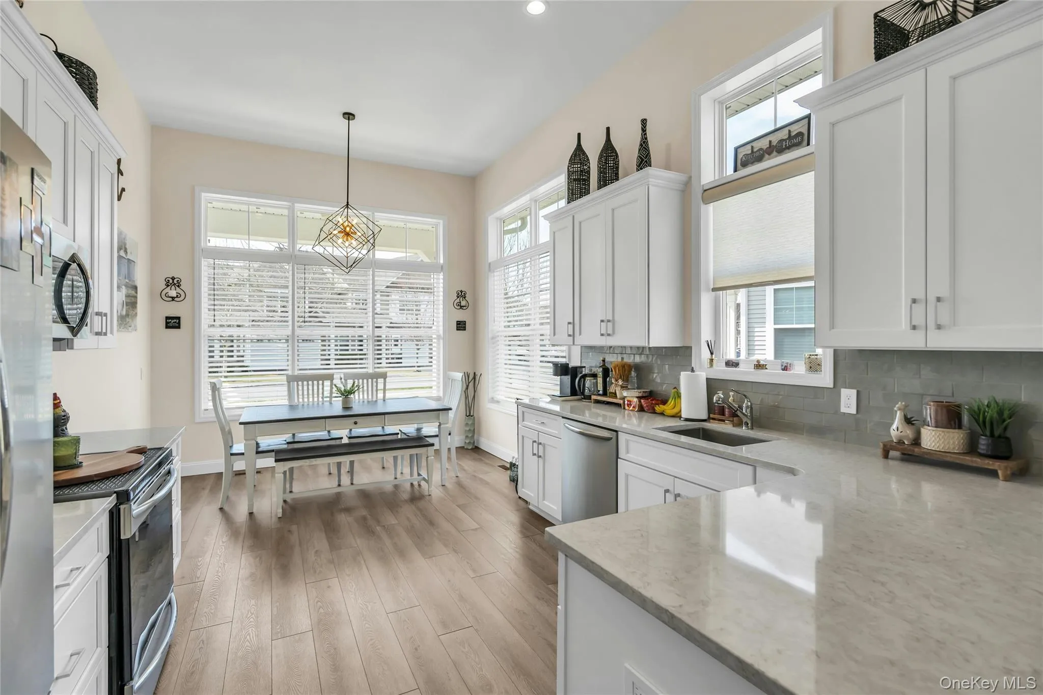 191 Belmont Circle, Brookhaven, NY, 3 Bedrooms Bedrooms, 7 Rooms Rooms,2 BathroomsBathrooms,Residential,For Rent,Belmont,0,KEY977952 191 Belmont Circle, Brookhaven, NY, 3 Bedrooms Bedrooms, 7 Rooms Rooms,2 BathroomsBathrooms,Residential,For Rent,Belmont,0,KEY977952