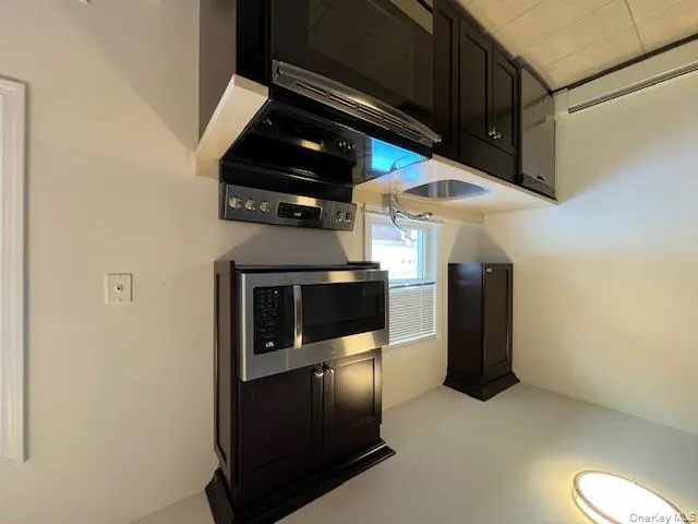 100 Manhasset Avenue, North Hempstead, NY, 2 Bedrooms Bedrooms, 4 Rooms Rooms,1 BathroomBathrooms,Residential Lease,For Rent,Manhasset,0,978010 100 Manhasset Avenue, North Hempstead, NY, 2 Bedrooms Bedrooms, 4 Rooms Rooms,1 BathroomBathrooms,Residential Lease,For Rent,Manhasset,0,978010