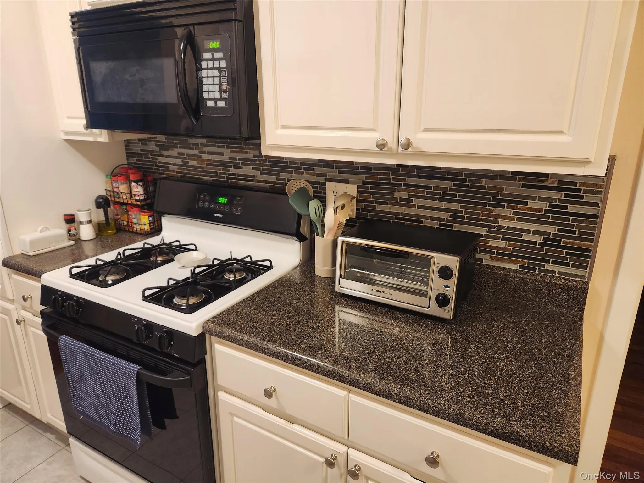 6 Charles Lane, Haverstraw, NY, 1 Bedroom Bedrooms, 5 Rooms Rooms,1 BathroomBathrooms,Residential Lease,For Rent,Charles,0,978013 6 Charles Lane, Haverstraw, NY, 1 Bedroom Bedrooms, 5 Rooms Rooms,1 BathroomBathrooms,Residential Lease,For Rent,Charles,0,978013