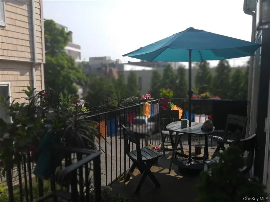 Porch/patio Porch/patio