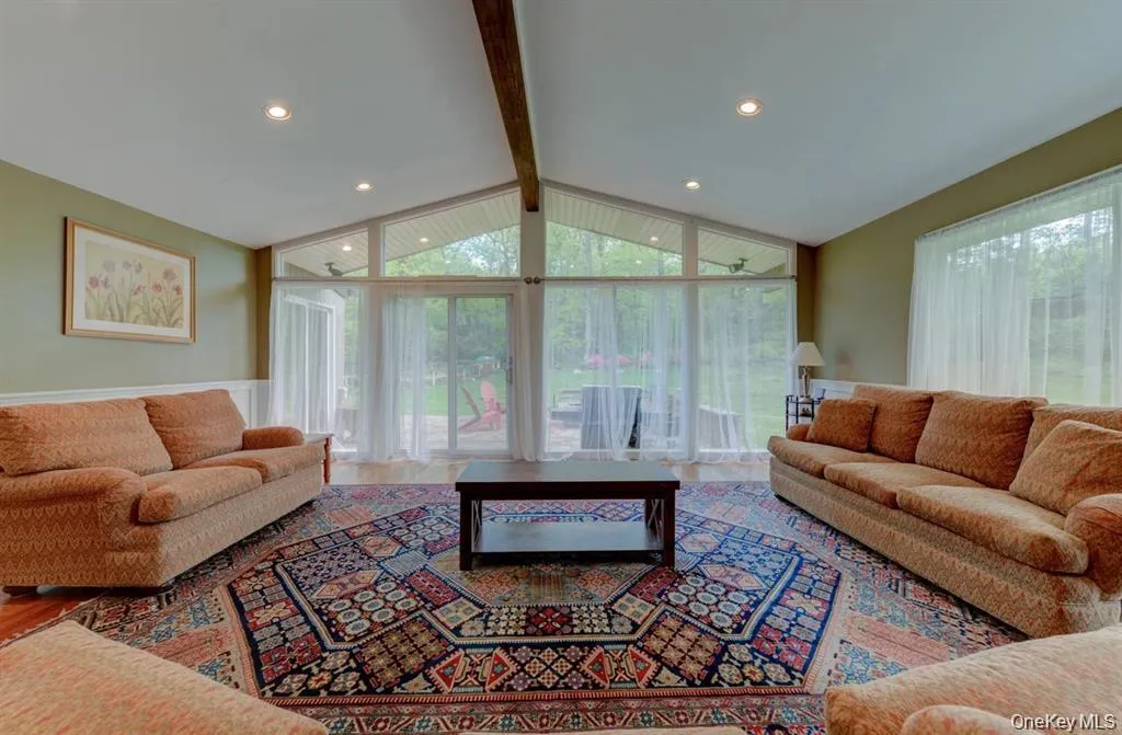 20 Cherry Lane, Oyster Bay, NY, 4 Bedrooms Bedrooms, 8 Rooms Rooms,3 BathroomsBathrooms,Residential Lease,For Rent,Cherry,0,978039 20 Cherry Lane, Oyster Bay, NY, 4 Bedrooms Bedrooms, 8 Rooms Rooms,3 BathroomsBathrooms,Residential Lease,For Rent,Cherry,0,978039