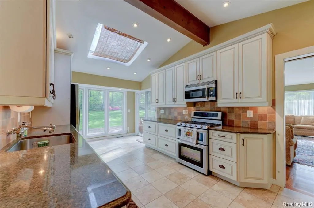 20 Cherry Lane, Oyster Bay, NY, 4 Bedrooms Bedrooms, 8 Rooms Rooms,3 BathroomsBathrooms,Residential Lease,For Rent,Cherry,0,978039 20 Cherry Lane, Oyster Bay, NY, 4 Bedrooms Bedrooms, 8 Rooms Rooms,3 BathroomsBathrooms,Residential Lease,For Rent,Cherry,0,978039