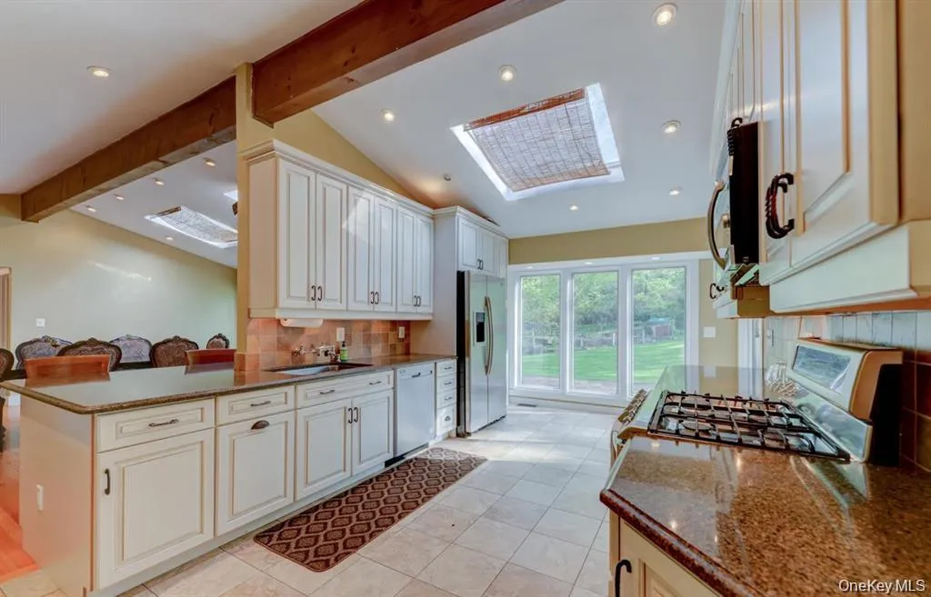 20 Cherry Lane, Oyster Bay, NY, 4 Bedrooms Bedrooms, 8 Rooms Rooms,3 BathroomsBathrooms,Residential Lease,For Rent,Cherry,0,978039 20 Cherry Lane, Oyster Bay, NY, 4 Bedrooms Bedrooms, 8 Rooms Rooms,3 BathroomsBathrooms,Residential Lease,For Rent,Cherry,0,978039