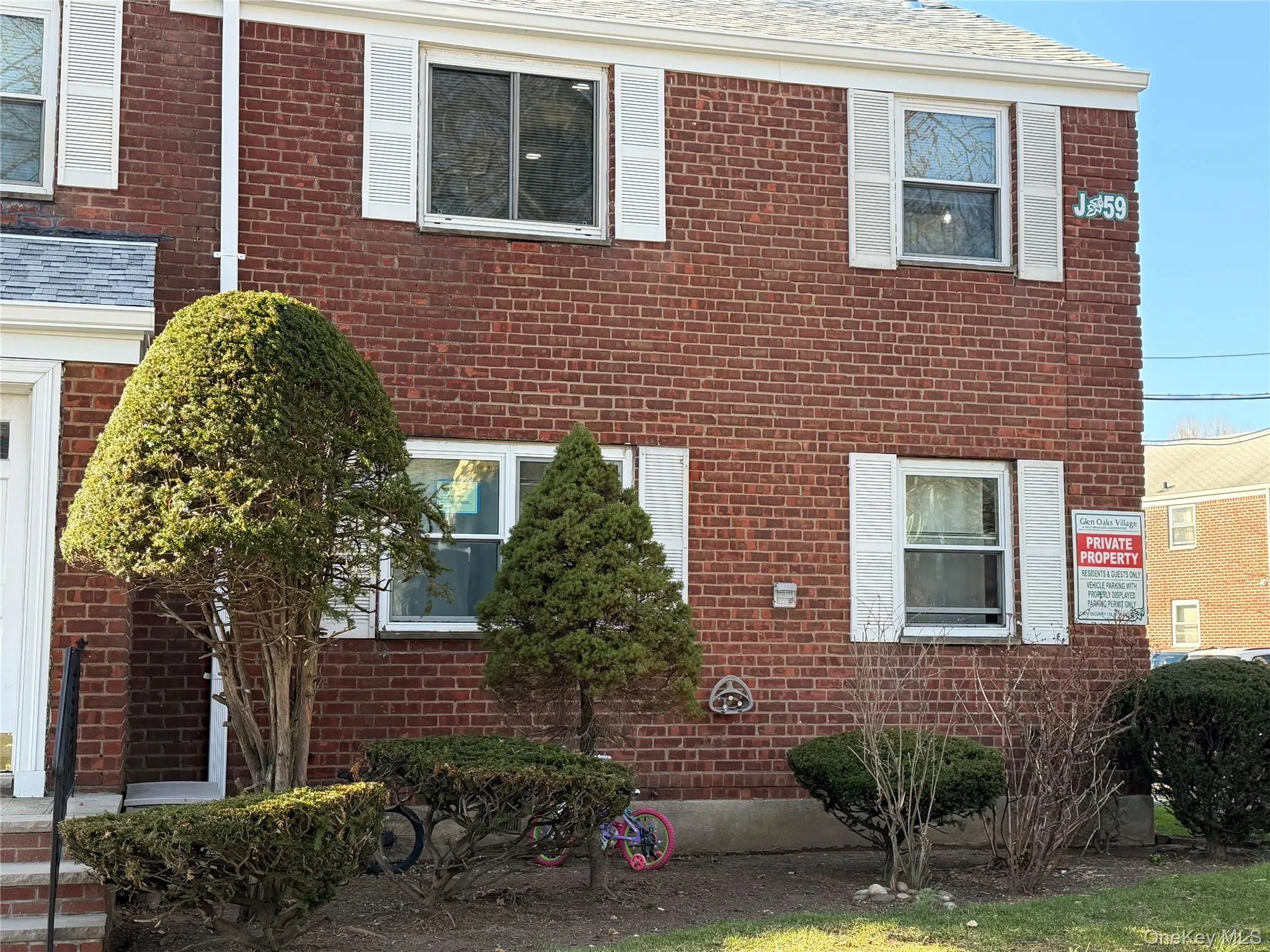 254-07 75th Avenue, New York, NY, 2 Bedrooms Bedrooms, 5 Rooms Rooms,1 BathroomBathrooms,Residential Lease,For Rent,75th,0,978040 254-07 75th Avenue, New York, NY, 2 Bedrooms Bedrooms, 5 Rooms Rooms,1 BathroomBathrooms,Residential Lease,For Rent,75th,0,978040