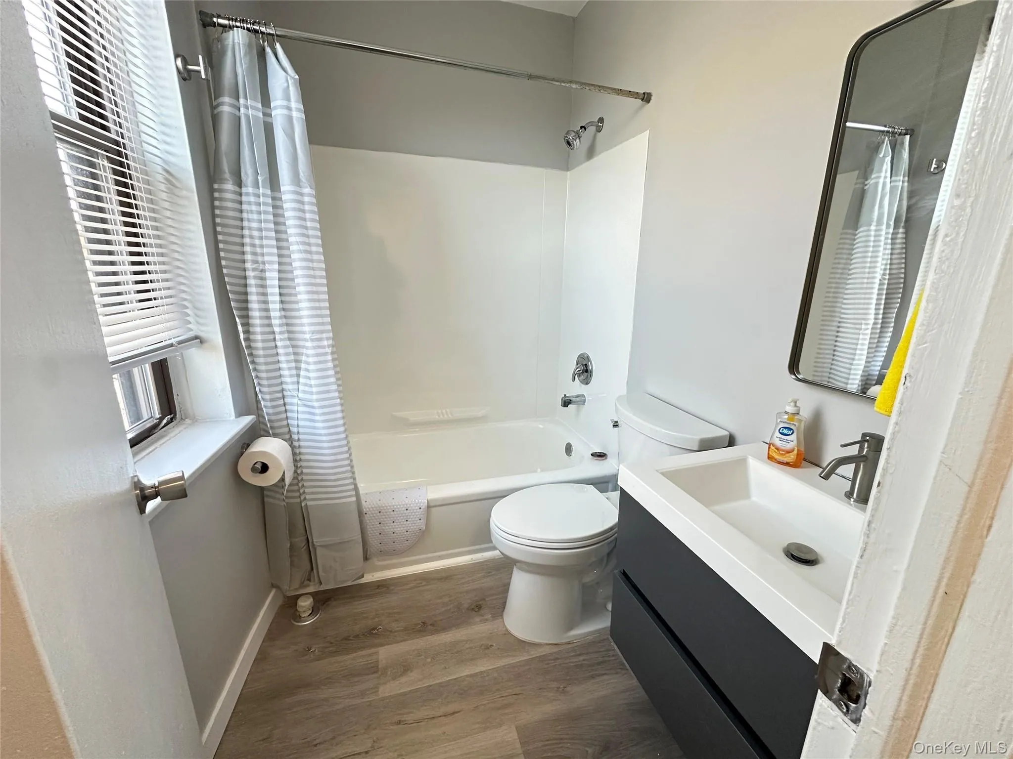 259 Main Street, Oyster Bay, NY, 1 Bedroom Bedrooms, 3 Rooms Rooms,1 BathroomBathrooms,Residential Lease,For Rent,Main,0,978049 259 Main Street, Oyster Bay, NY, 1 Bedroom Bedrooms, 3 Rooms Rooms,1 BathroomBathrooms,Residential Lease,For Rent,Main,0,978049