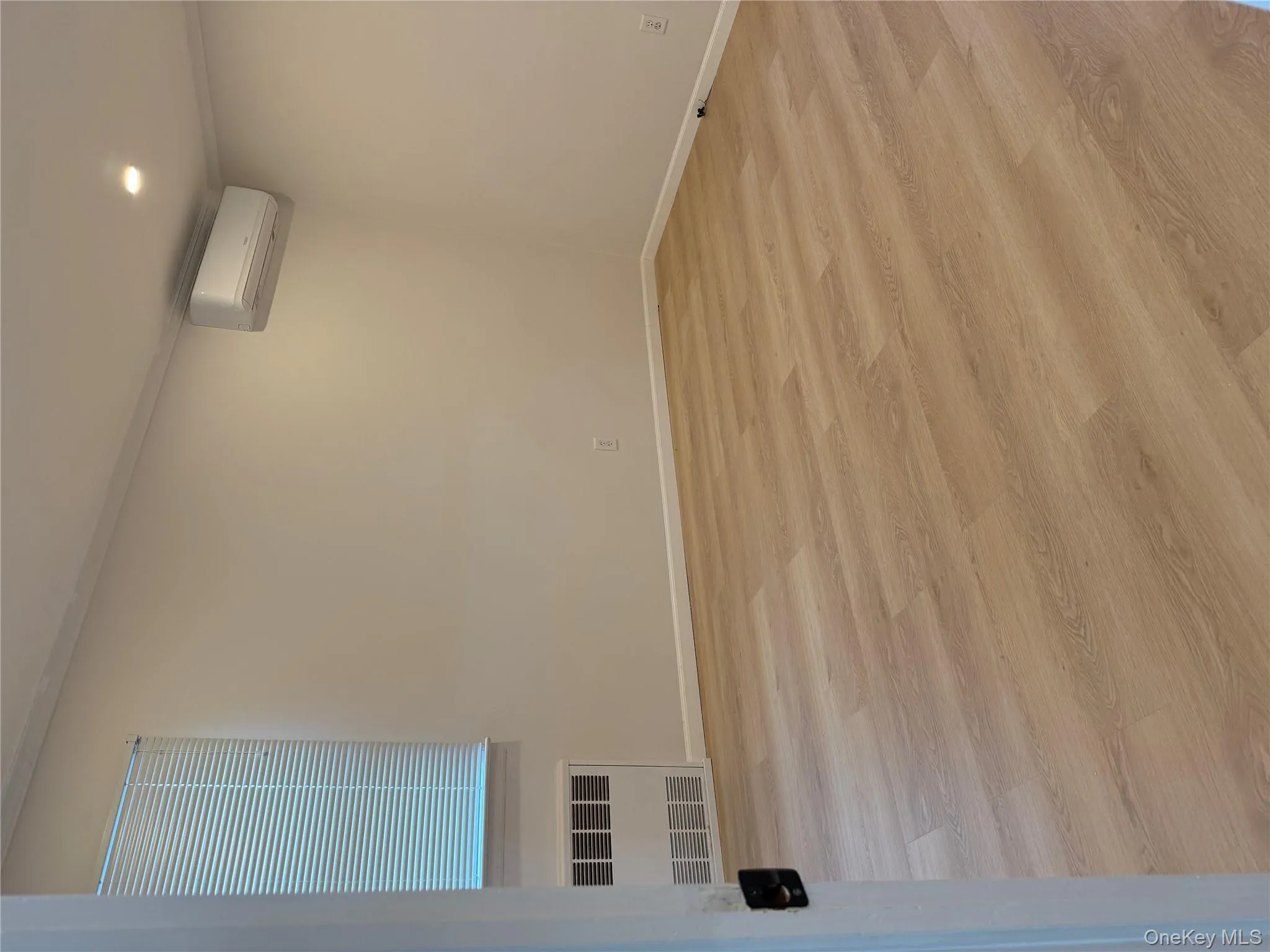 660 10th Street, North Hempstead, NY, 3 Bedrooms Bedrooms, 7 Rooms Rooms,2 BathroomsBathrooms,Residential Lease,For Rent,10th,0,978056 660 10th Street, North Hempstead, NY, 3 Bedrooms Bedrooms, 7 Rooms Rooms,2 BathroomsBathrooms,Residential Lease,For Rent,10th,0,978056