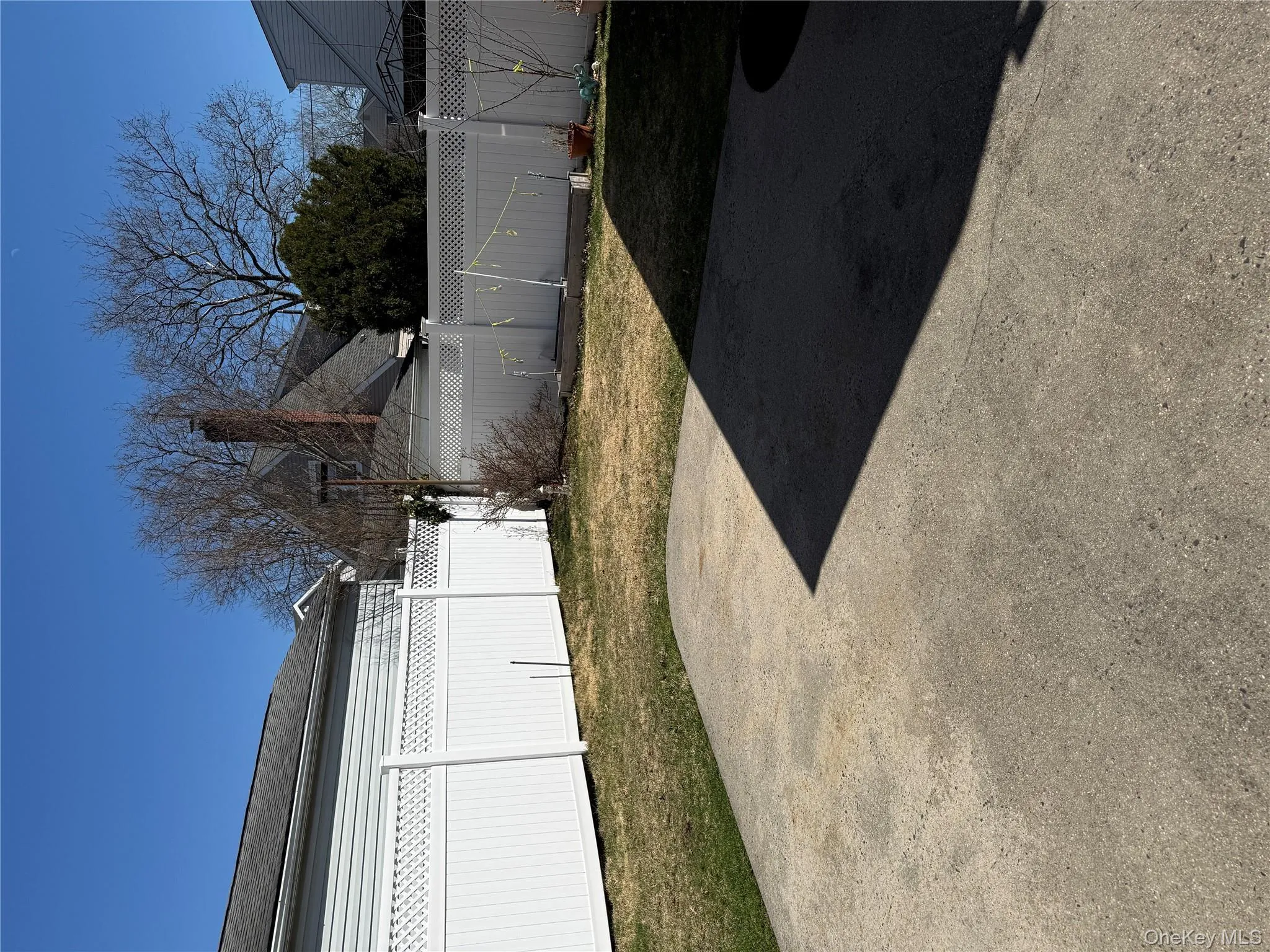 660 10th Street, North Hempstead, NY, 3 Bedrooms Bedrooms, 7 Rooms Rooms,2 BathroomsBathrooms,Residential Lease,For Rent,10th,0,978056 660 10th Street, North Hempstead, NY, 3 Bedrooms Bedrooms, 7 Rooms Rooms,2 BathroomsBathrooms,Residential Lease,For Rent,10th,0,978056