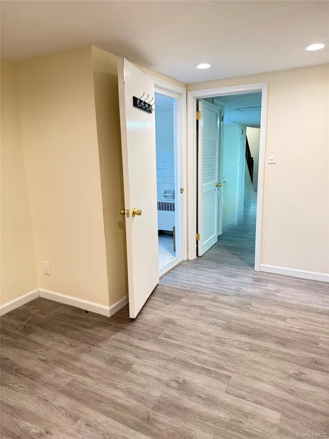 660 10th Street, North Hempstead, NY, 3 Bedrooms Bedrooms, 7 Rooms Rooms,2 BathroomsBathrooms,Residential Lease,For Rent,10th,0,978056 660 10th Street, North Hempstead, NY, 3 Bedrooms Bedrooms, 7 Rooms Rooms,2 BathroomsBathrooms,Residential Lease,For Rent,10th,0,978056